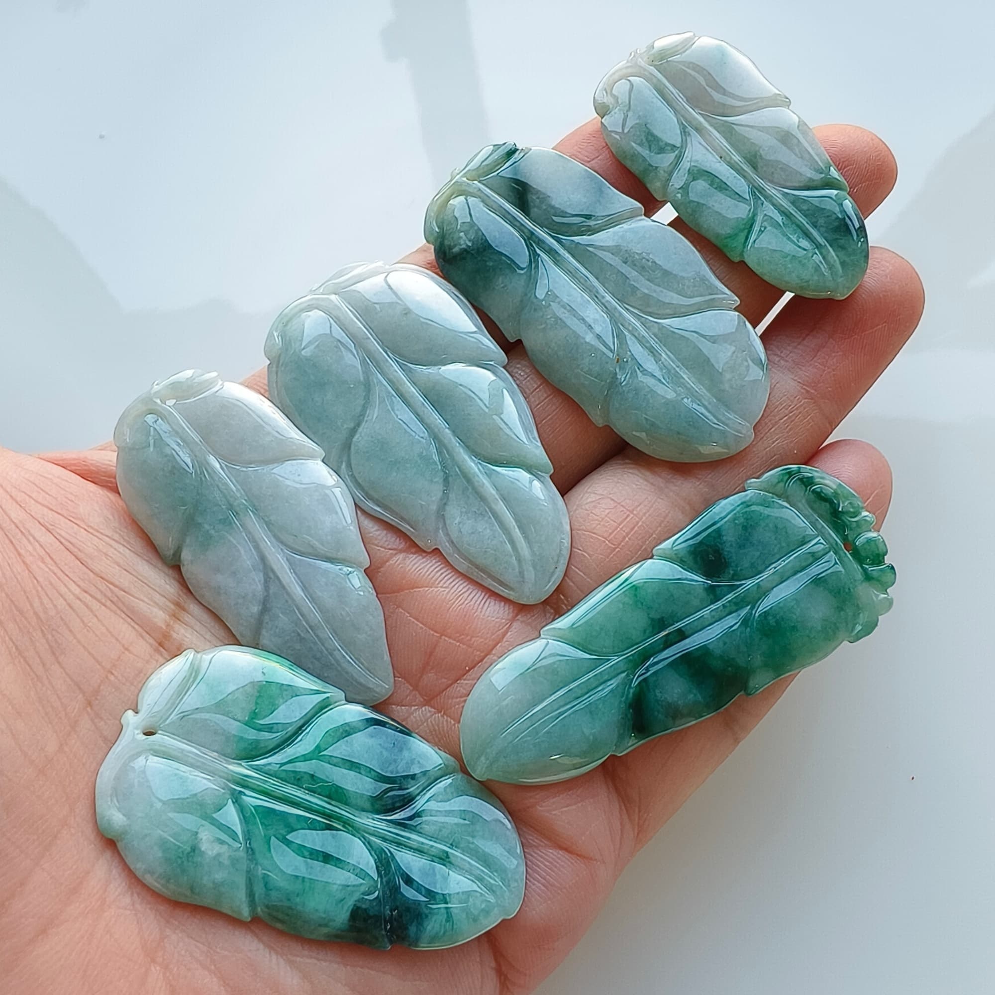 DDP 2pcs 44.5-54mm Natural Certificated Type A Green White Moss In Snow Burmese Jadeite Leaf Beads