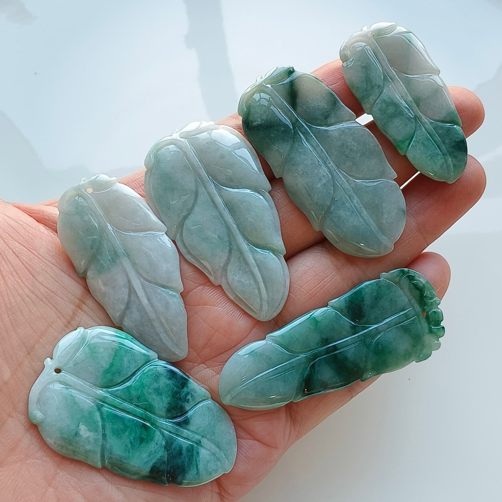 DDP 2pcs 44.5-54mm Natural Certificated Type A Green White Moss In Snow Burmese Jadeite Leaf Beads