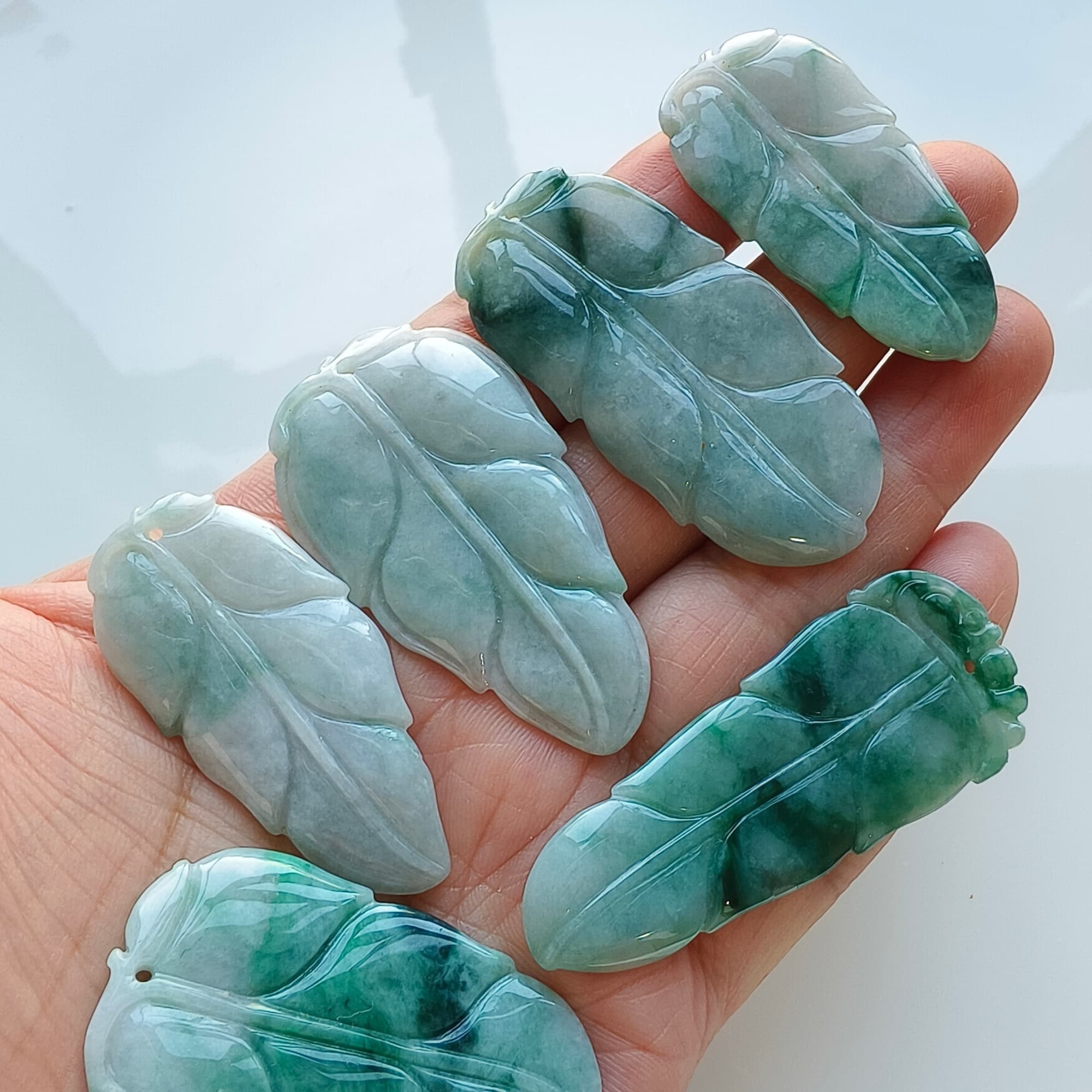 DDP 2pcs 44.5-54mm Natural Certificated Type A Green White Moss In Snow Burmese Jadeite Leaf Beads
