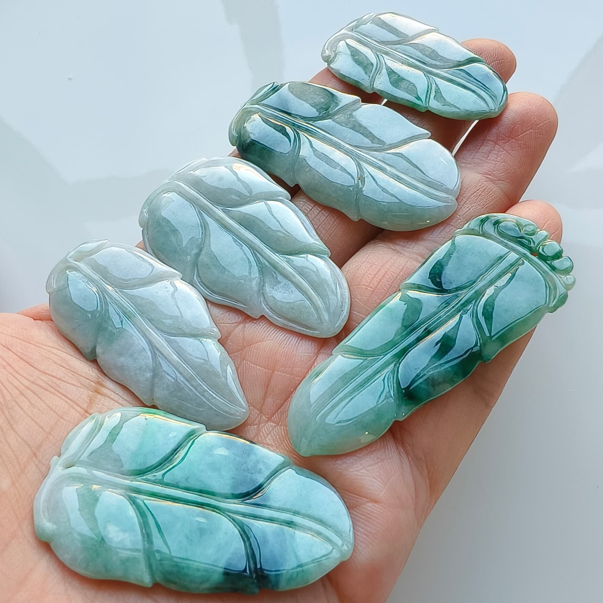 DDP 2pcs 44.5-54mm Natural Certificated Type A Green White Moss In Snow Burmese Jadeite Leaf Beads