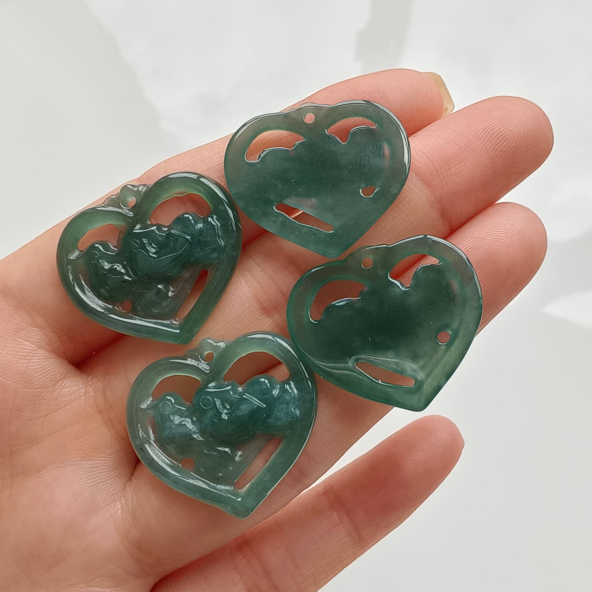 DDP 2pcs Natural Certificated Type A Untreated Icy Blue Guatemalan Jadeite Heart Beads With Mandarin Duck Carved