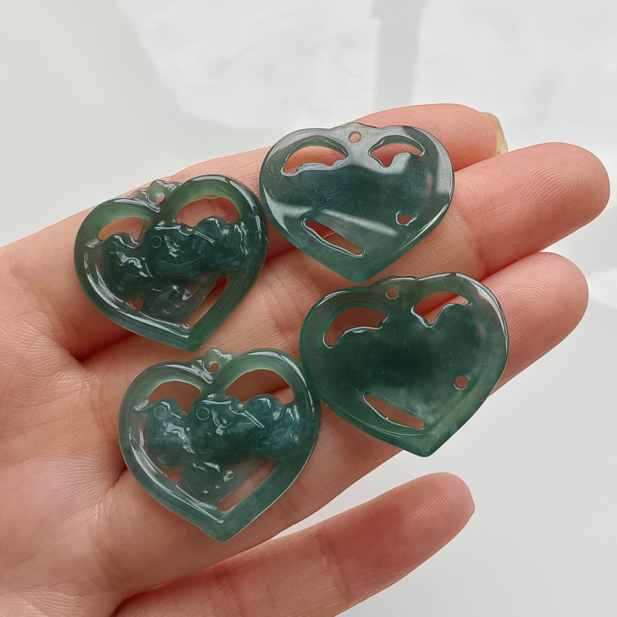 DDP 2pcs Natural Certificated Type A Untreated Icy Blue Guatemalan Jadeite Heart Beads With Mandarin Duck Carved