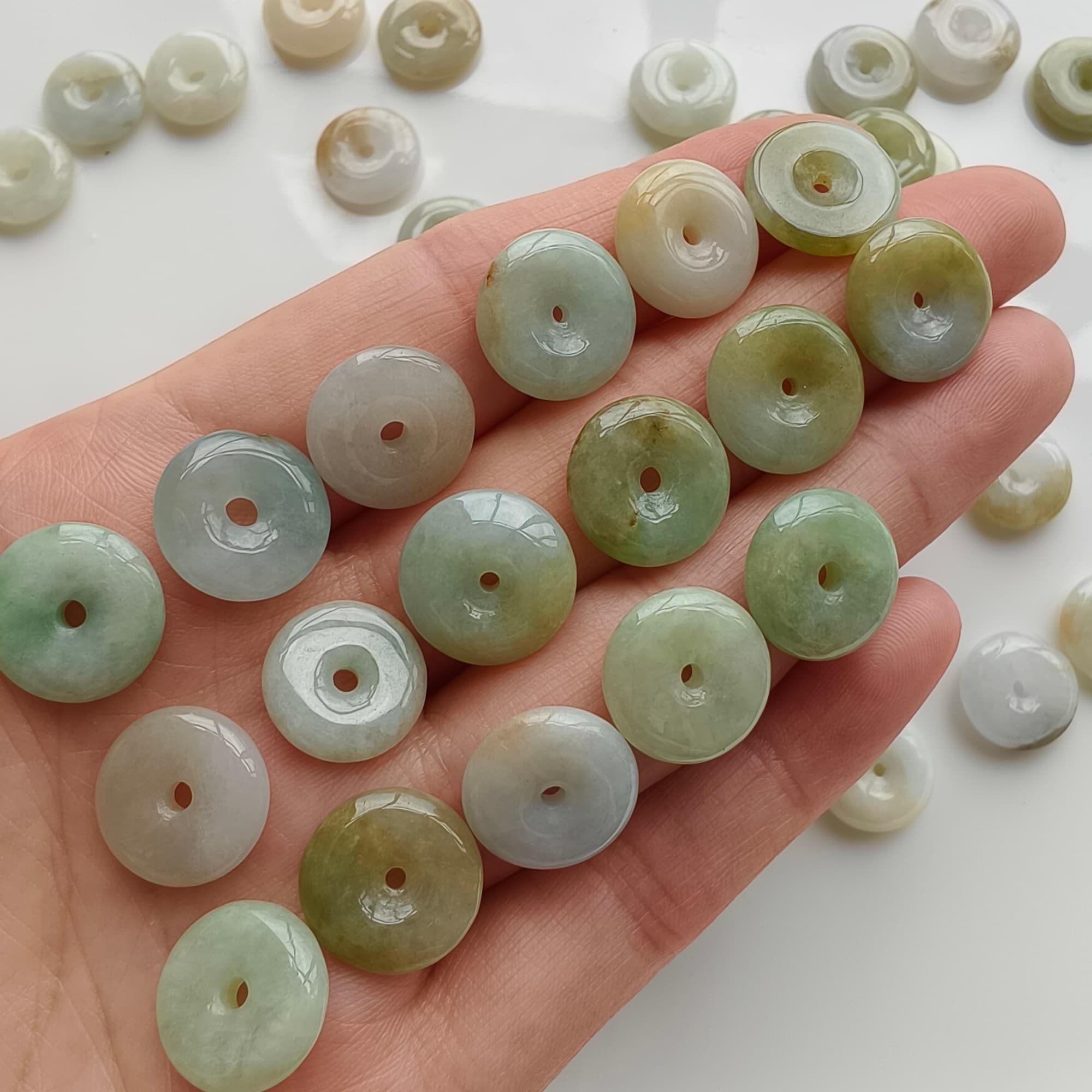 DDP 10pcs 12.5-13mm Natural Certificated Icy Multi Color Burmese Jadeite Safety Buckle Beads
