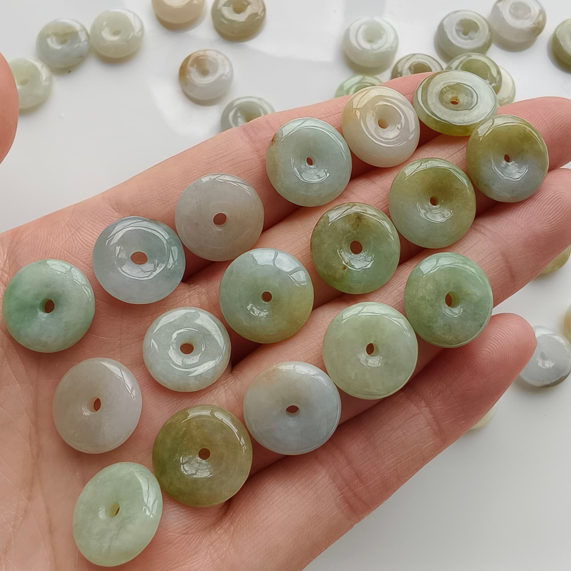 DDP 10pcs 12.5-13mm Natural Certificated Icy Multi Color Burmese Jadeite Safety Buckle Beads