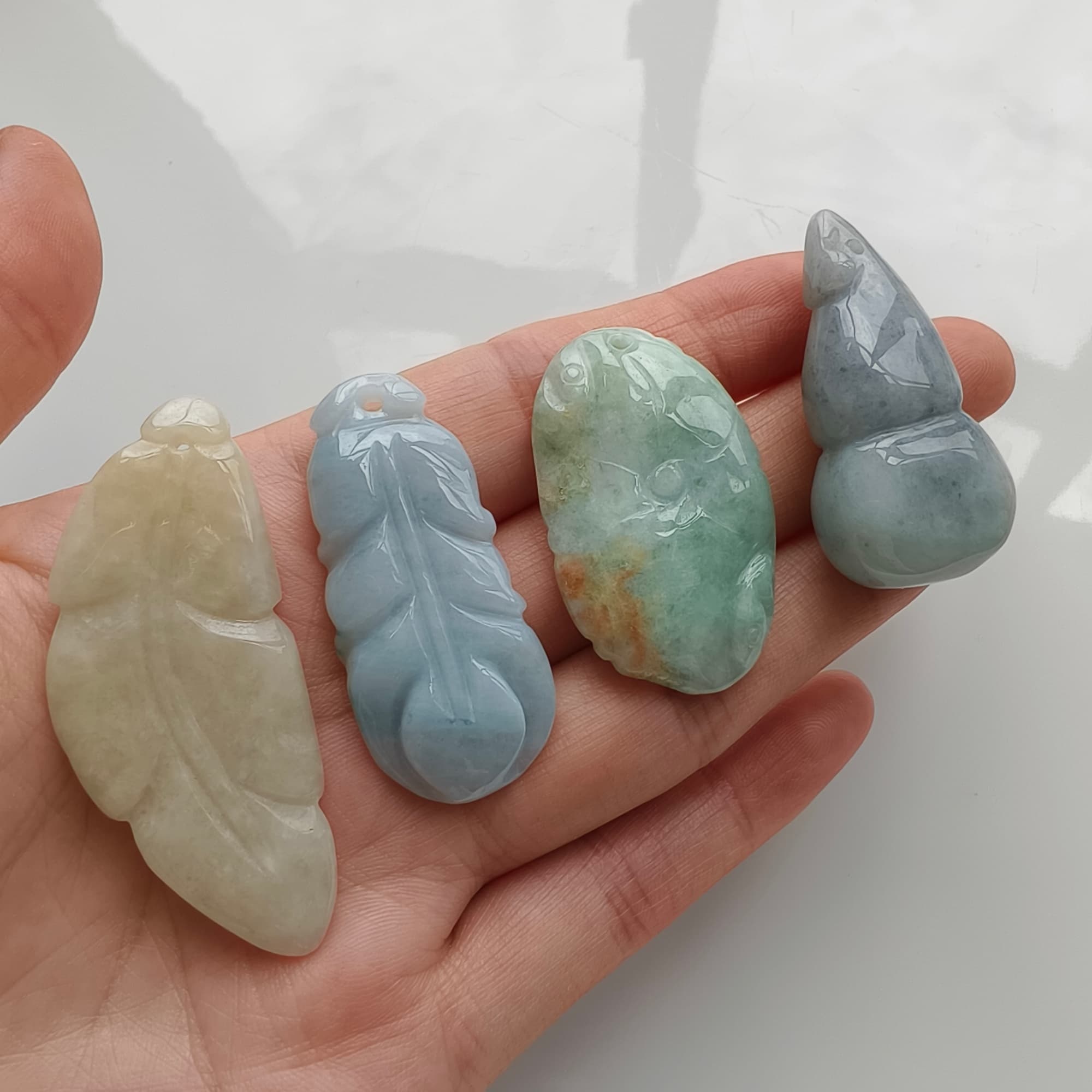 DDP 4pcs 36.5-49.5mm Natural Certificated Multi Color Burmese Jadeite Leaf Gourd Pendant
