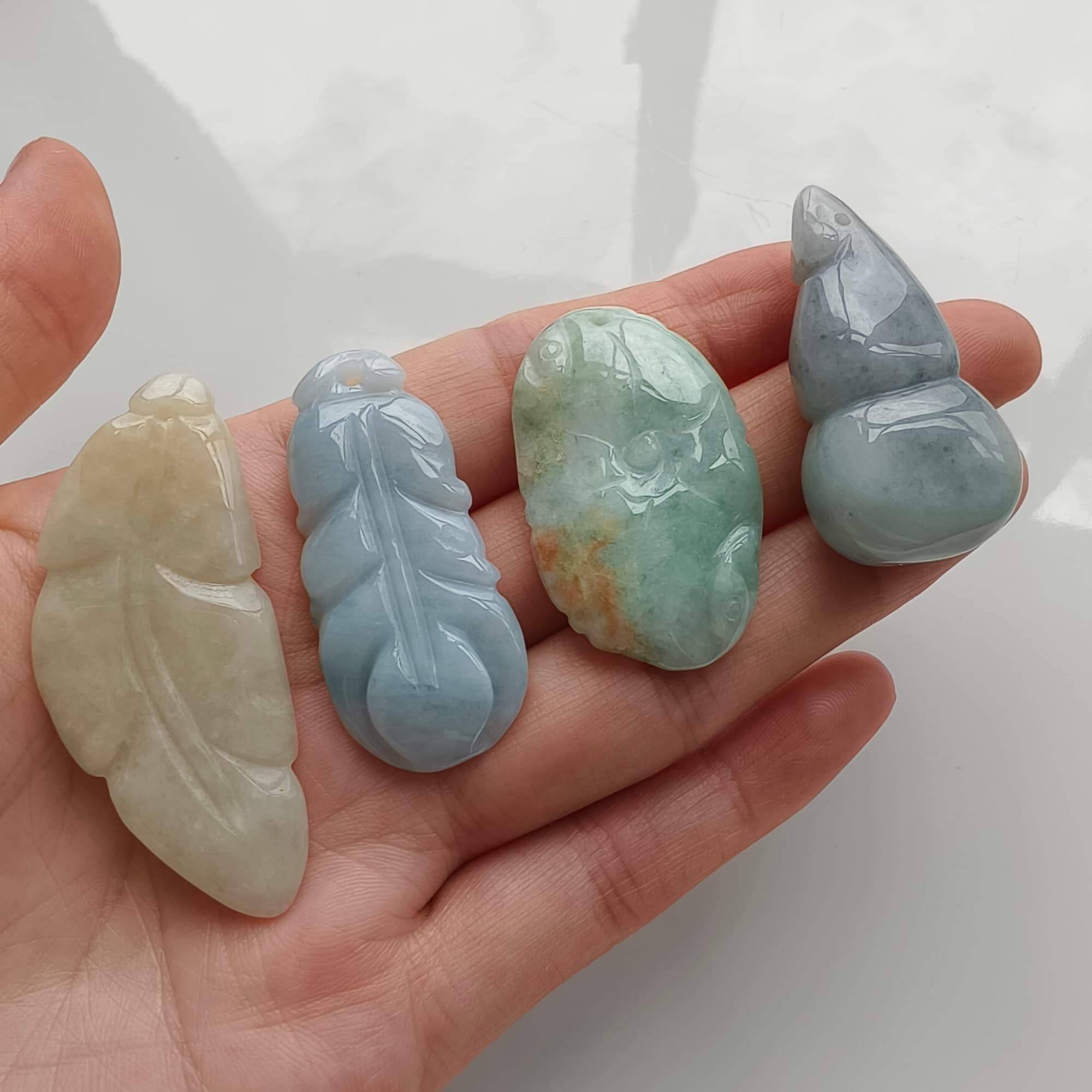 DDP 4pcs 36.5-49.5mm Natural Certificated Multi Color Burmese Jadeite Leaf Gourd Pendant