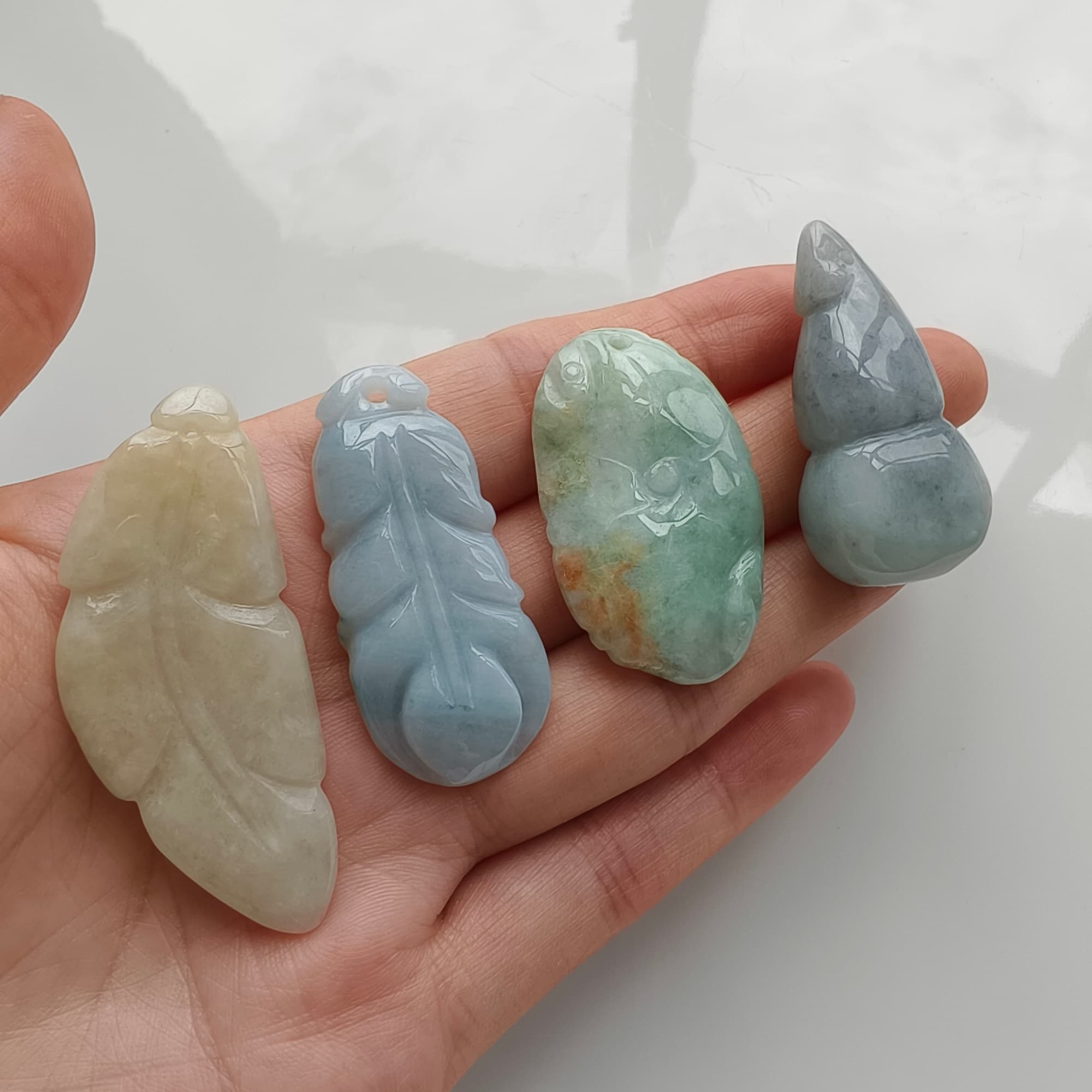 DDP 4pcs 36.5-49.5mm Natural Certificated Multi Color Burmese Jadeite Leaf Gourd Pendant