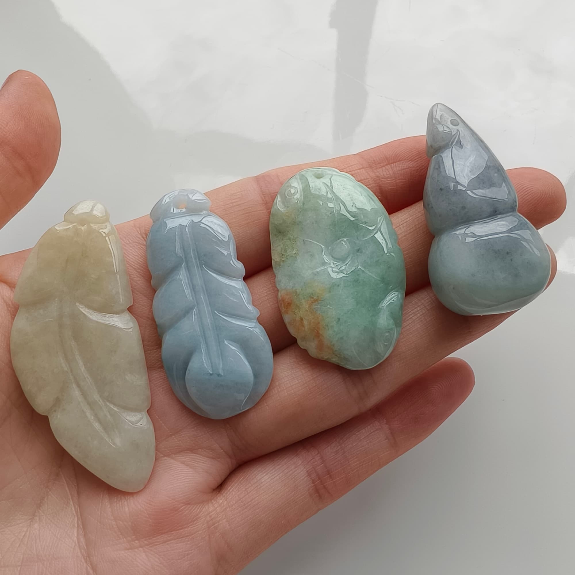 DDP 4pcs 36.5-49.5mm Natural Certificated Multi Color Burmese Jadeite Leaf Gourd Pendant