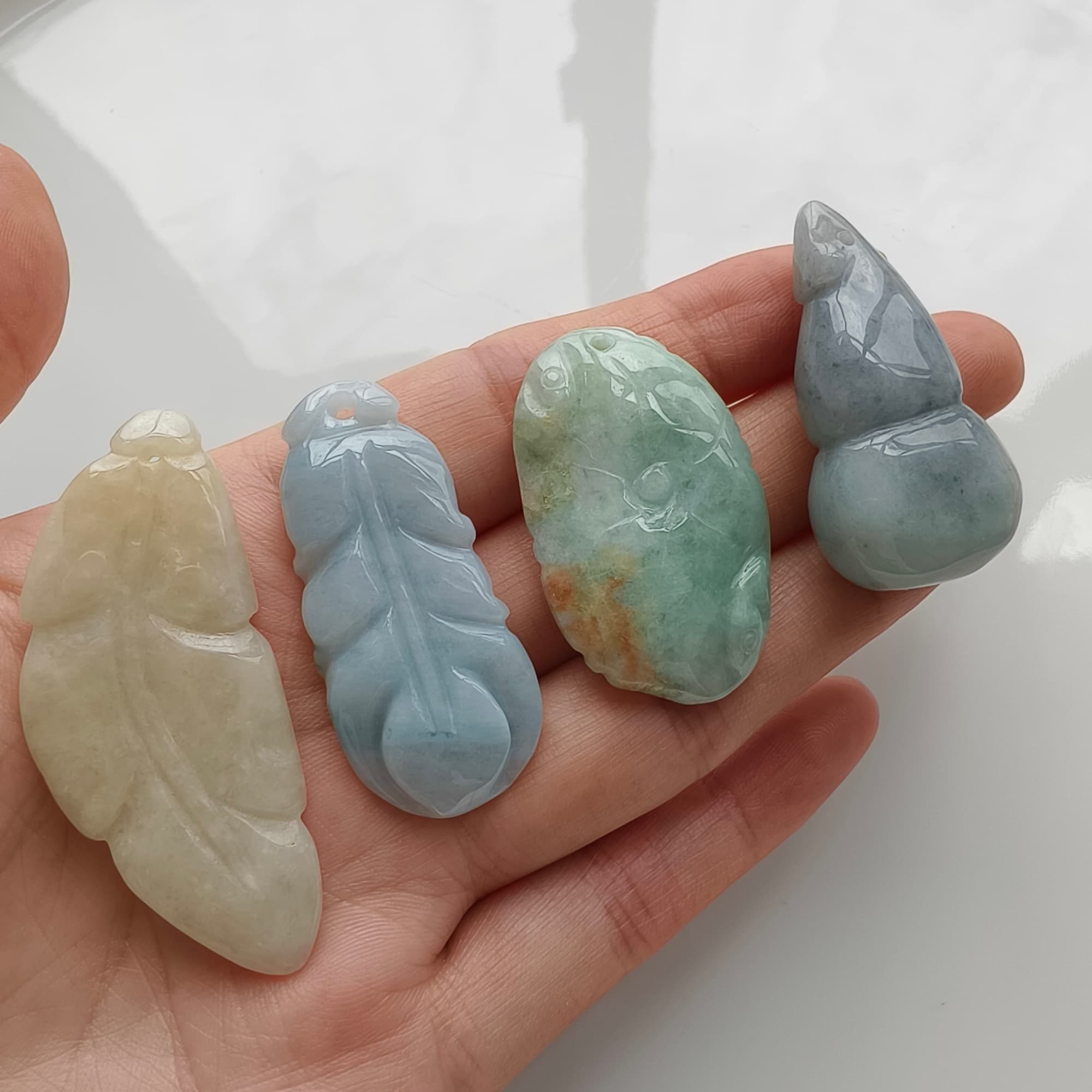 DDP 4pcs 36.5-49.5mm Natural Certificated Multi Color Burmese Jadeite Leaf Gourd Pendant
