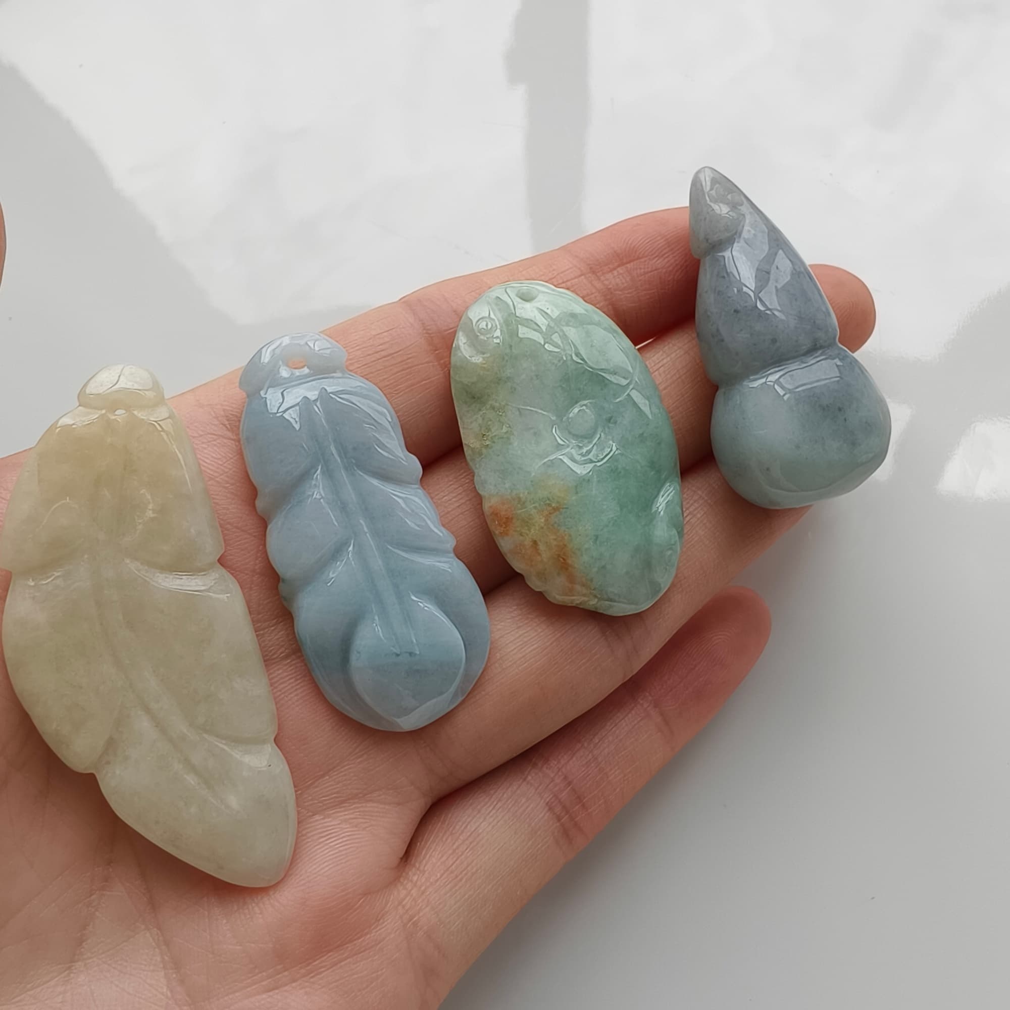 DDP 4pcs 36.5-49.5mm Natural Certificated Multi Color Burmese Jadeite Leaf Gourd Pendant