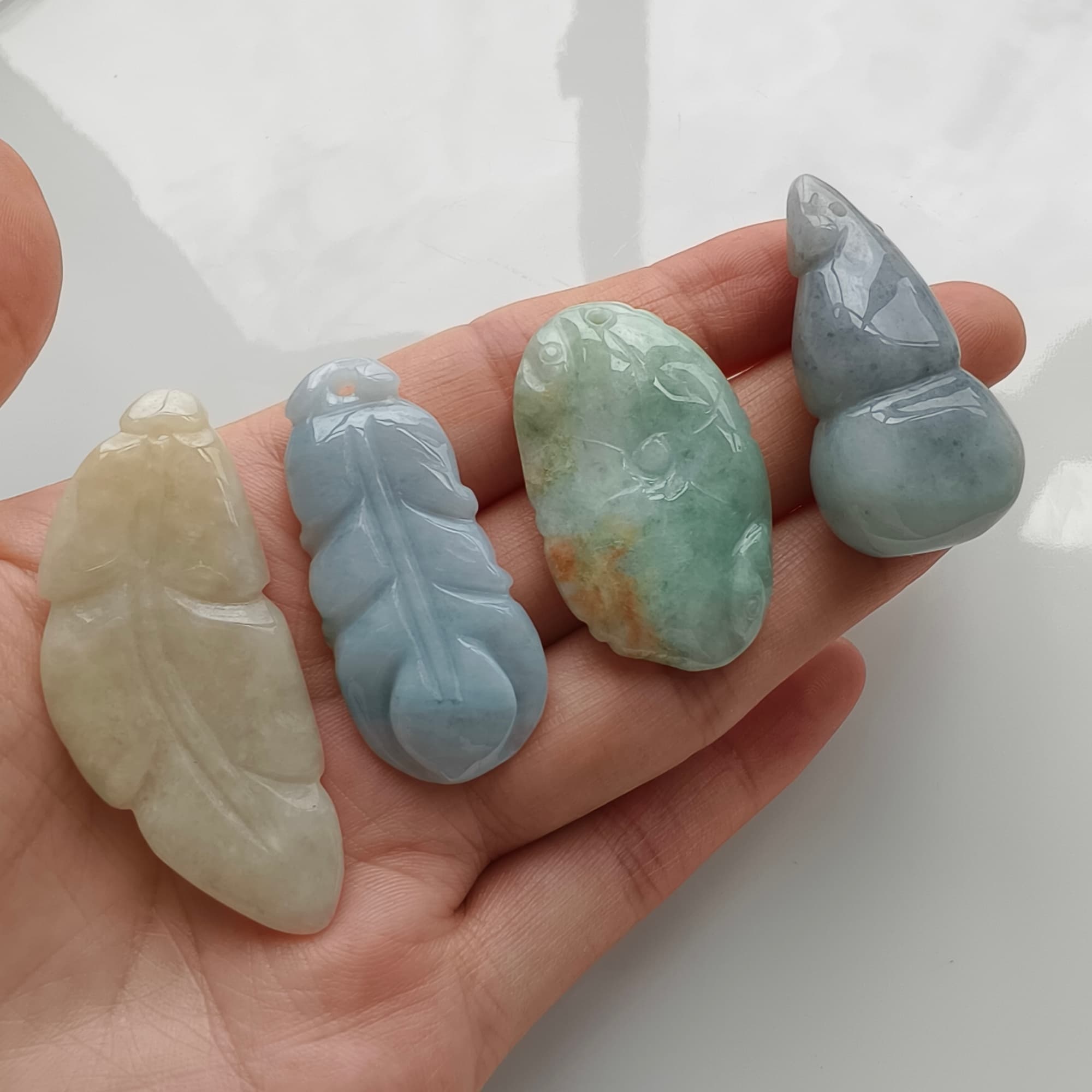 DDP 4pcs 36.5-49.5mm Natural Certificated Multi Color Burmese Jadeite Leaf Gourd Pendant