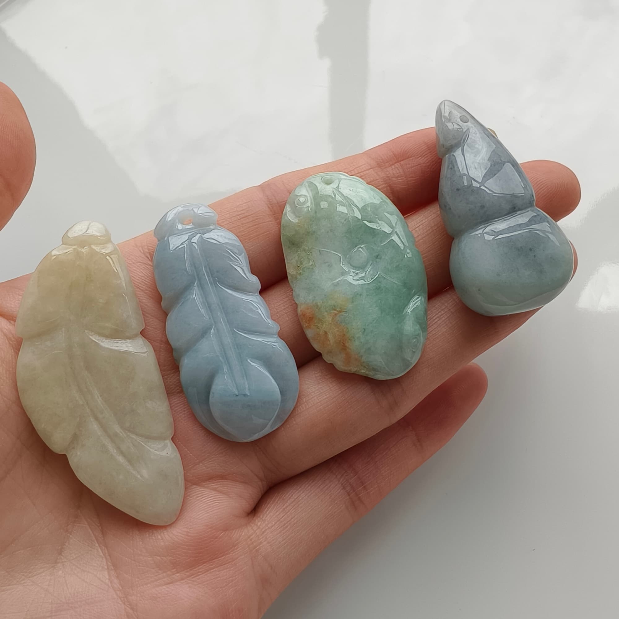 DDP 4pcs 36.5-49.5mm Natural Certificated Multi Color Burmese Jadeite Leaf Gourd Pendant