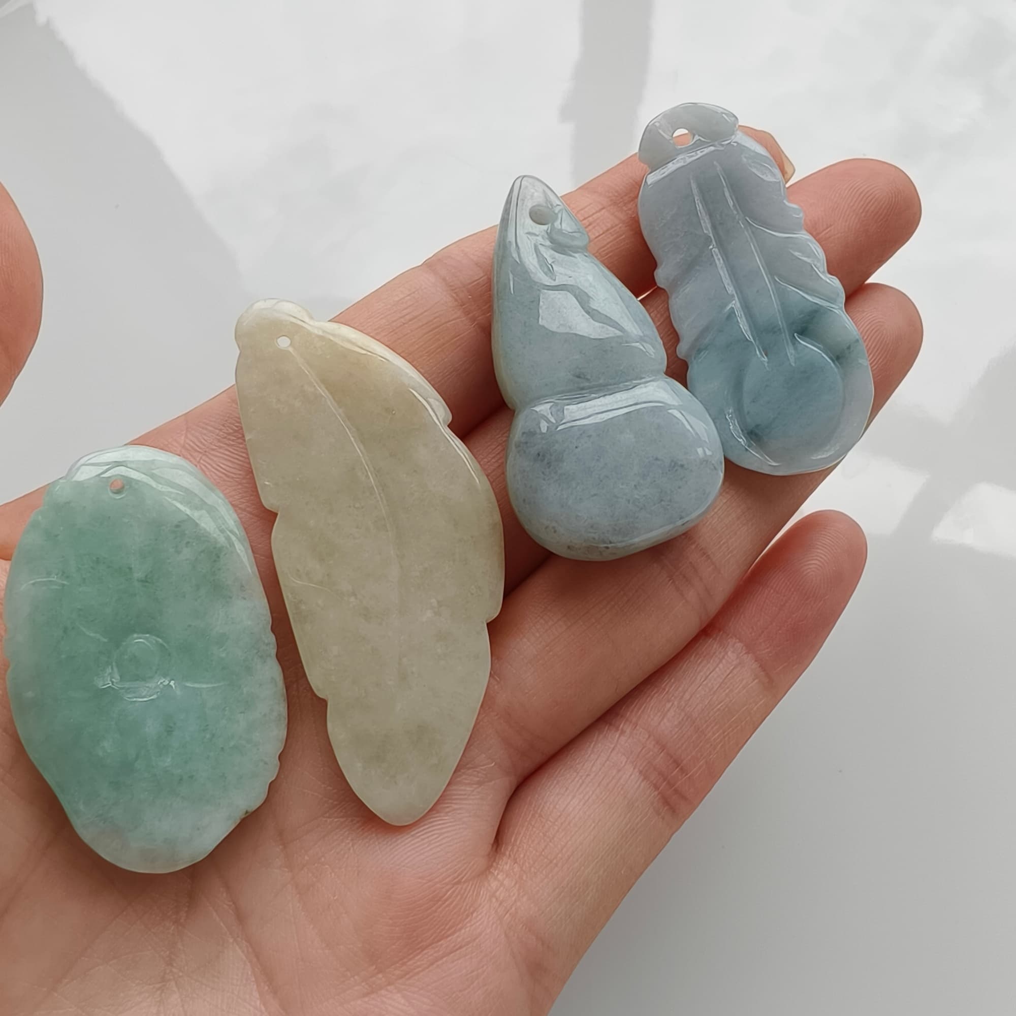 DDP 4pcs 36.5-49.5mm Natural Certificated Multi Color Burmese Jadeite Leaf Gourd Pendant