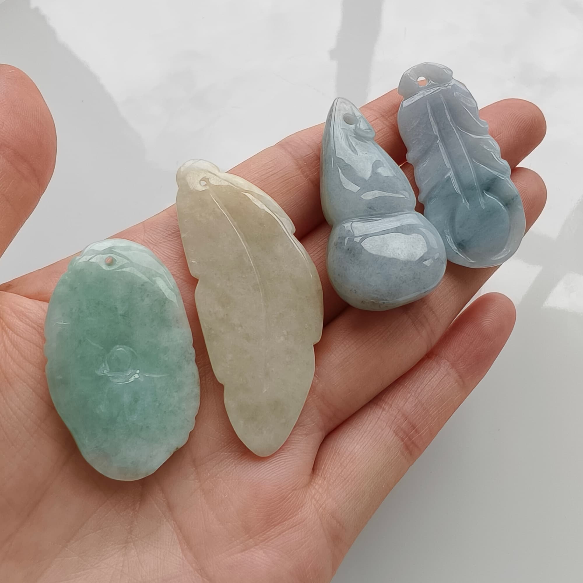 DDP 4pcs 36.5-49.5mm Natural Certificated Multi Color Burmese Jadeite Leaf Gourd Pendant