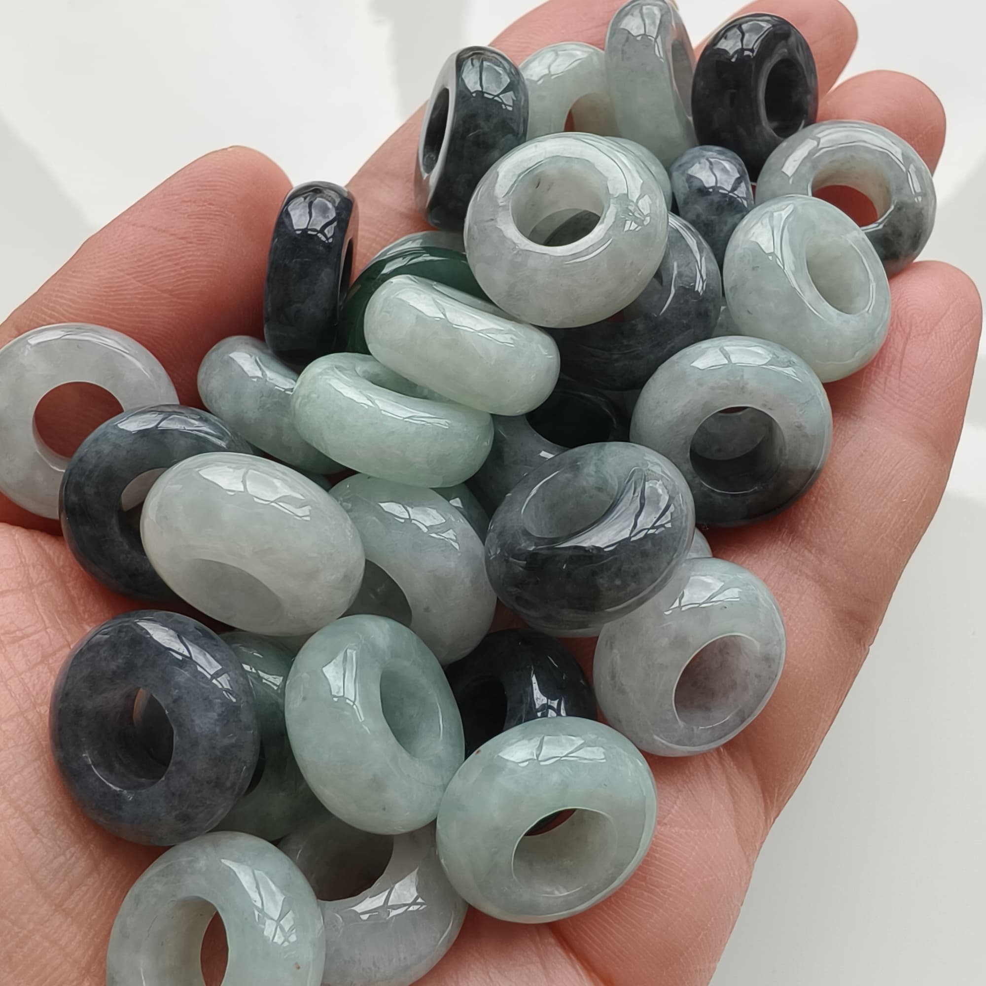 DDP 5pcs 16-17mm Natural Type A Untreated Black Chicken Species Green White Burmese Jadeite Donut And Ring Beads