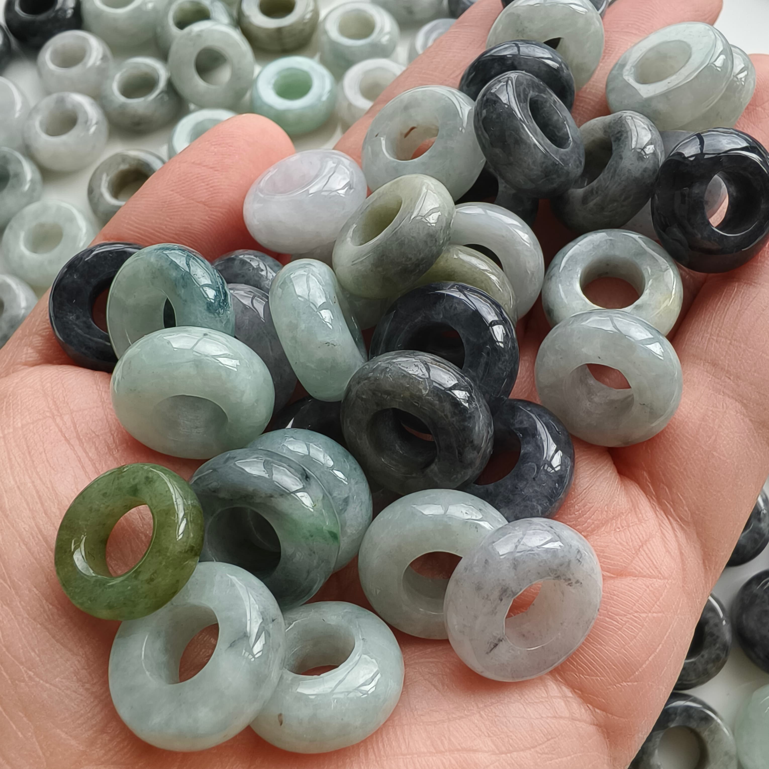 DDP 10pcs 16-17mm Natural Type A Untreated Black Chicken Species Green White Burmese Jadeite Donut And Ring Beads
