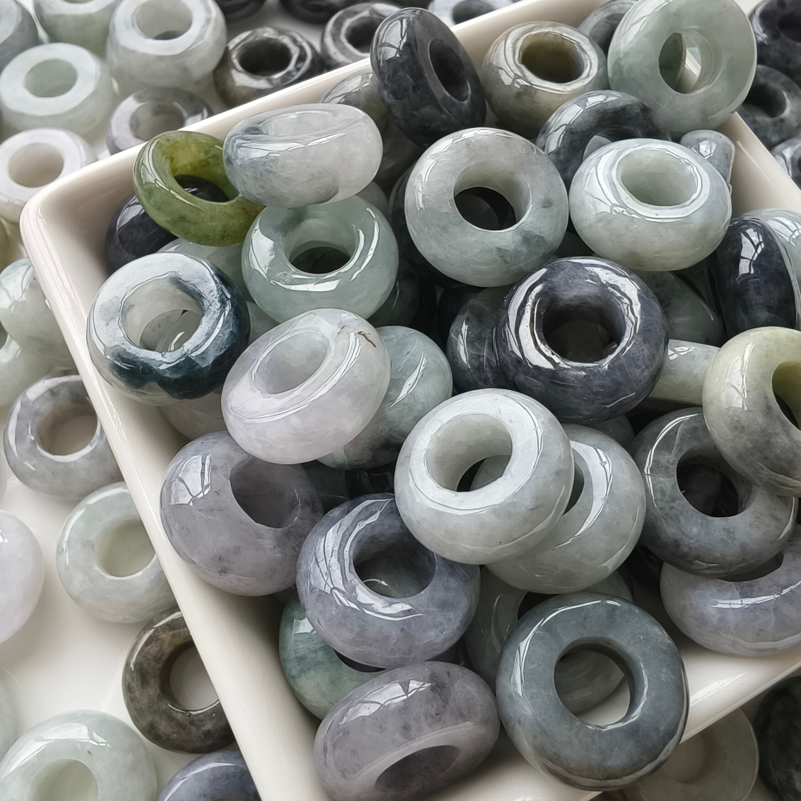 DDP 10pcs 16-17mm Natural Type A Untreated Black Chicken Species Green White Burmese Jadeite Donut And Ring Beads