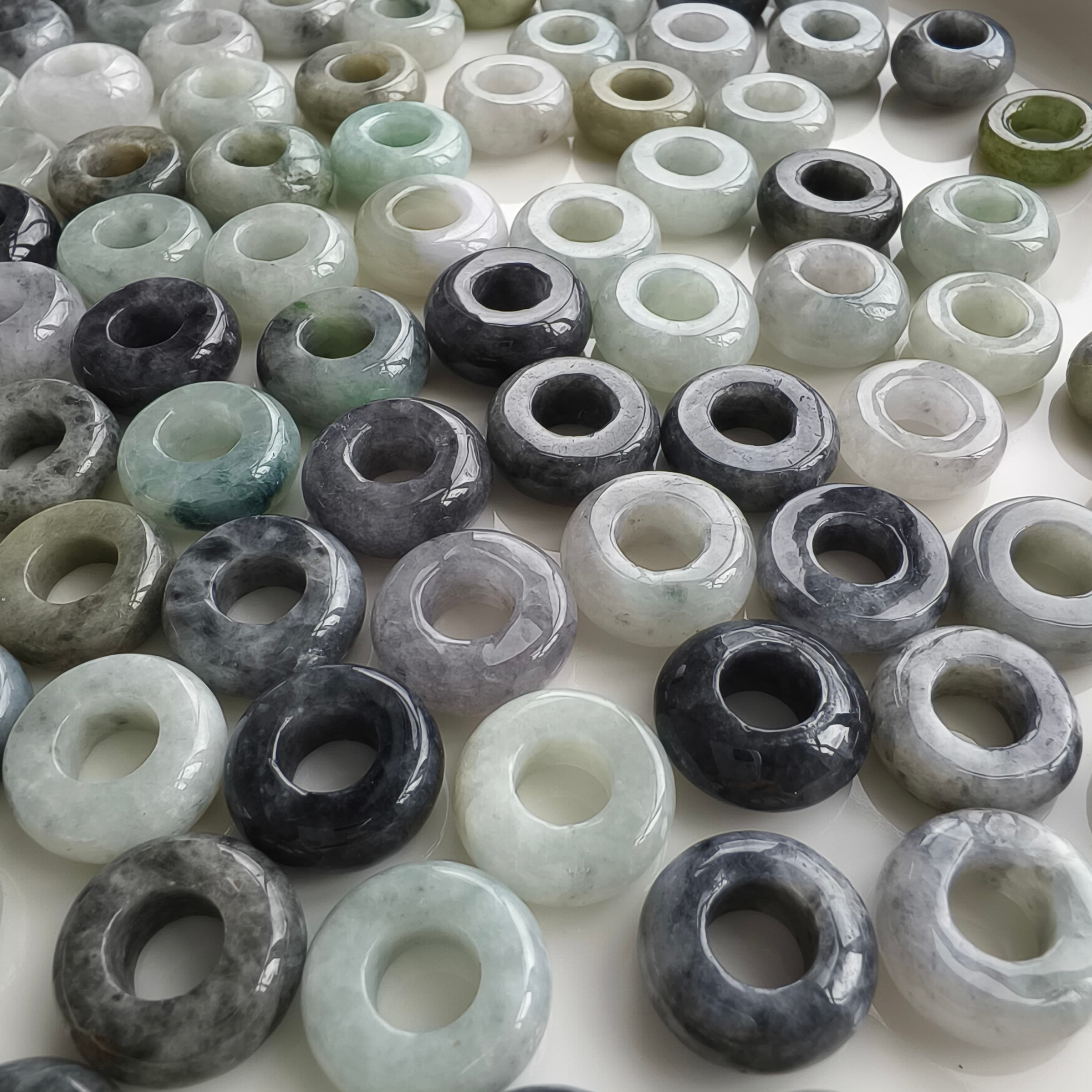 DDP 10pcs 16-17mm Natural Type A Untreated Black Chicken Species Green White Burmese Jadeite Donut And Ring Beads