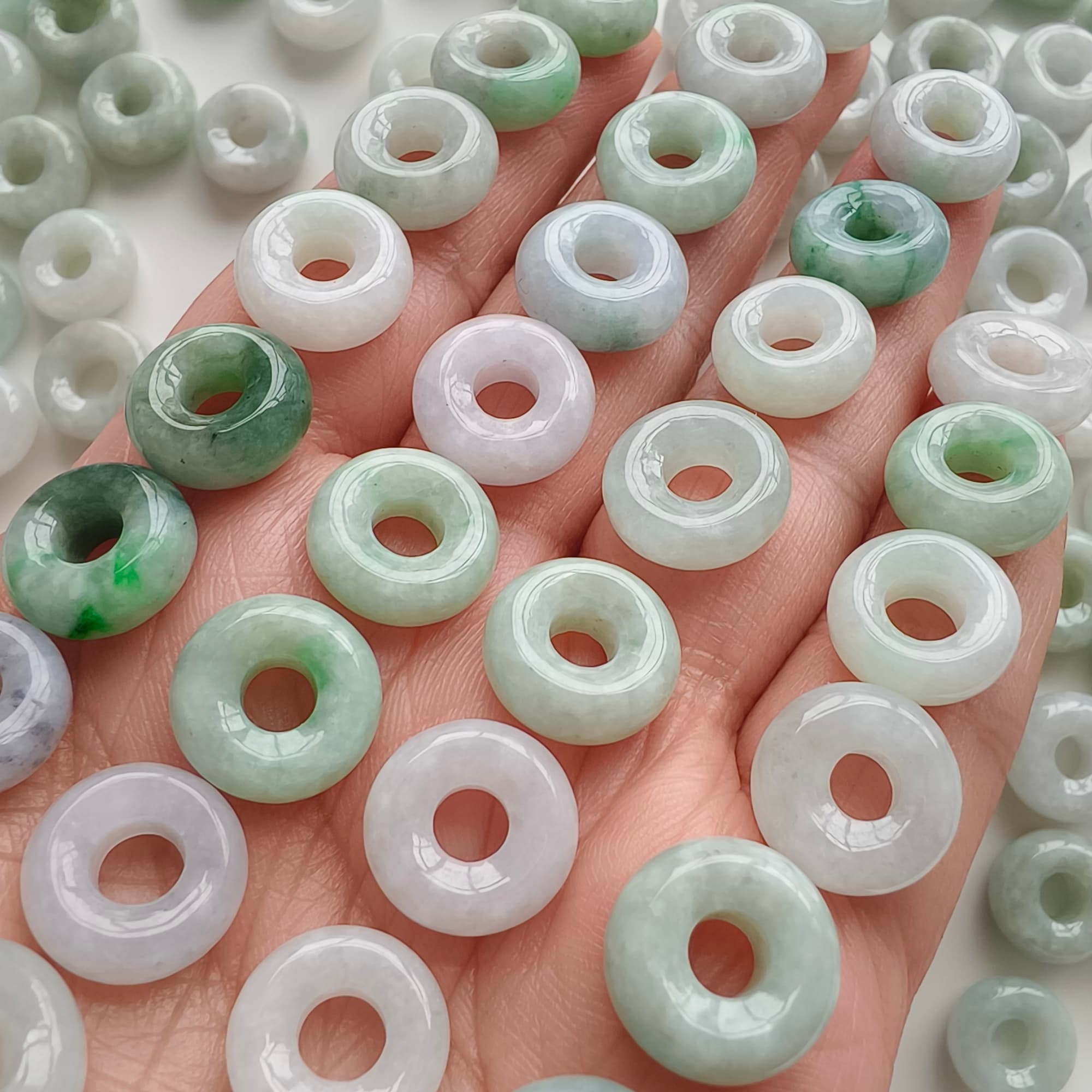 DDP 5pcs 12.5-13.5mm Natural Type A Untreated Black Chicken Species Green White Burmese Jadeite Donut And Ring Beads