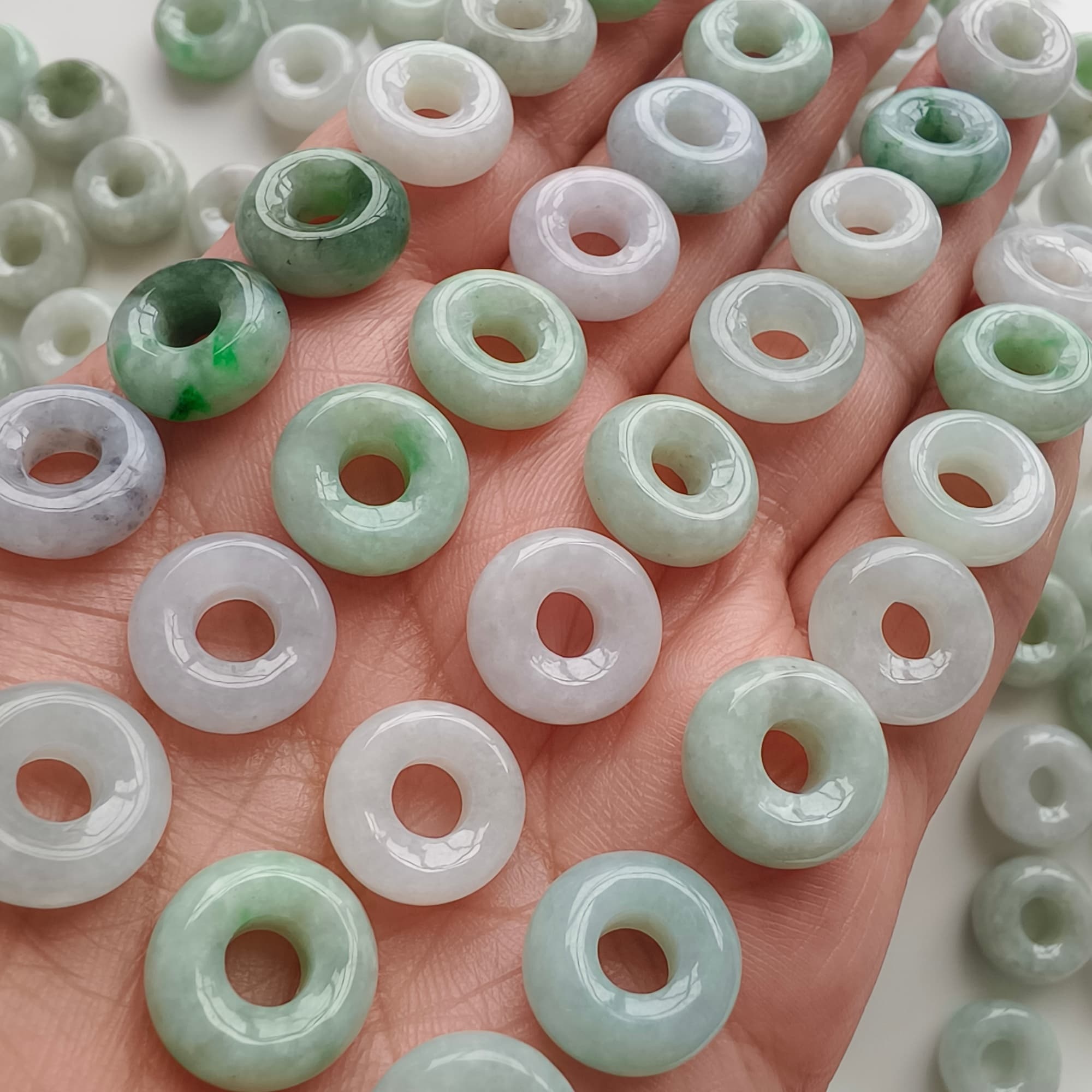 DDP 5pcs 12.5-13.5mm Natural Type A Untreated Black Chicken Species Green White Burmese Jadeite Donut And Ring Beads