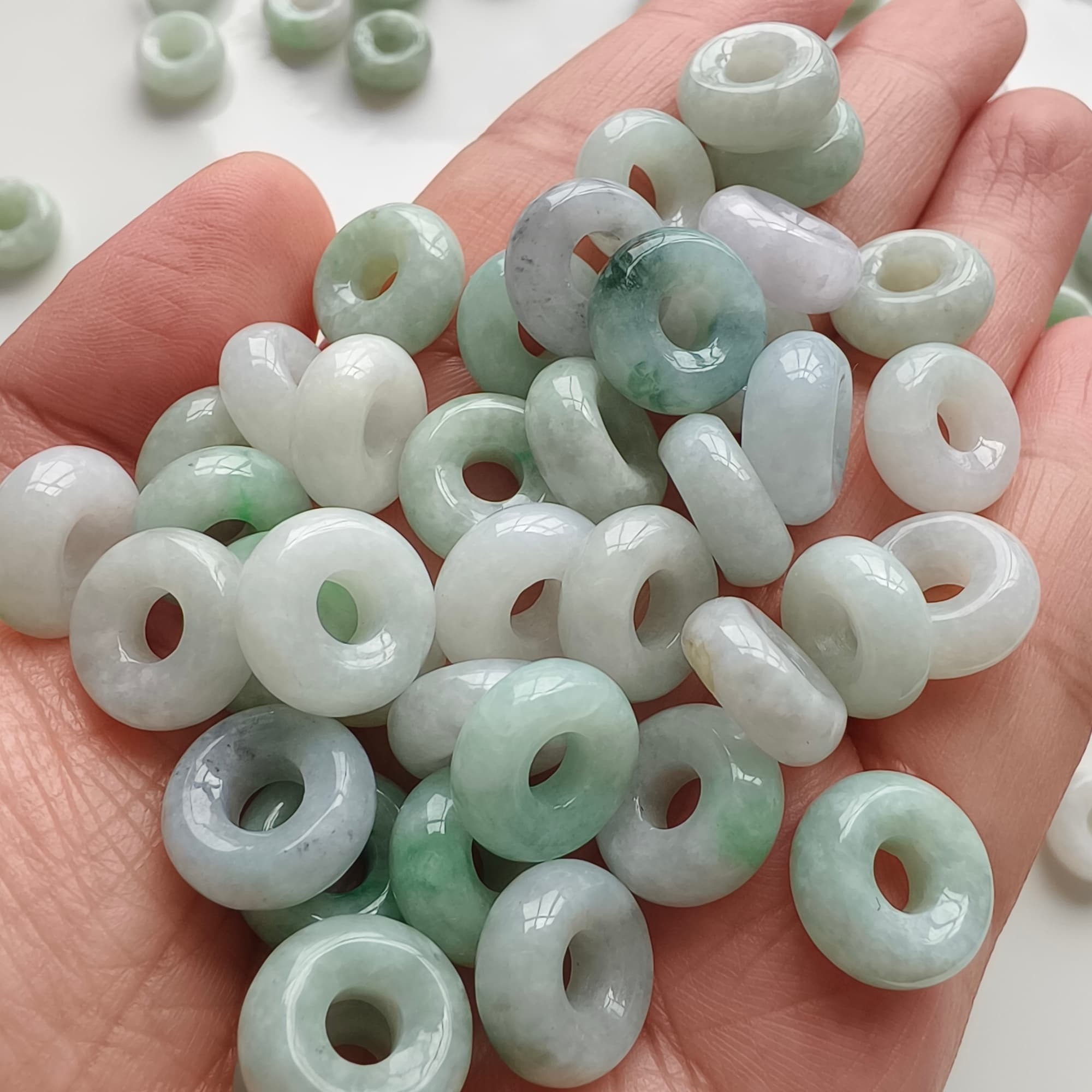 DDP 5pcs 12.5-13.5mm Natural Type A Untreated Black Chicken Species Green White Burmese Jadeite Donut And Ring Beads