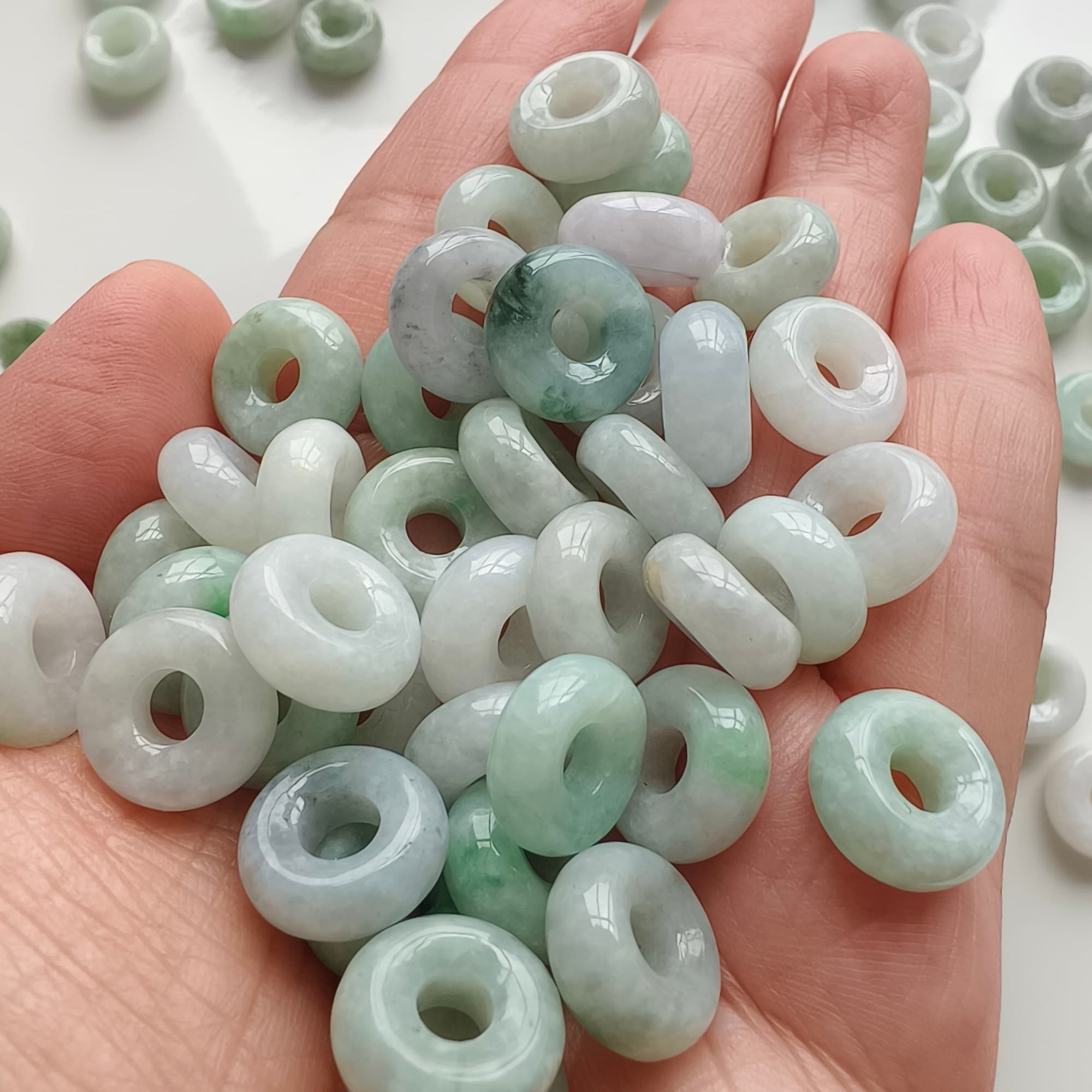 DDP 5pcs 12.5-13.5mm Natural Type A Untreated Black Chicken Species Green White Burmese Jadeite Donut And Ring Beads