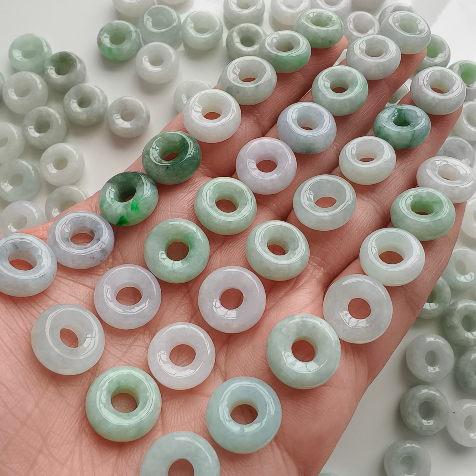 DDP 5pcs 12.5-13.5mm Natural Type A Untreated Black Chicken Species Green White Burmese Jadeite Donut And Ring Beads