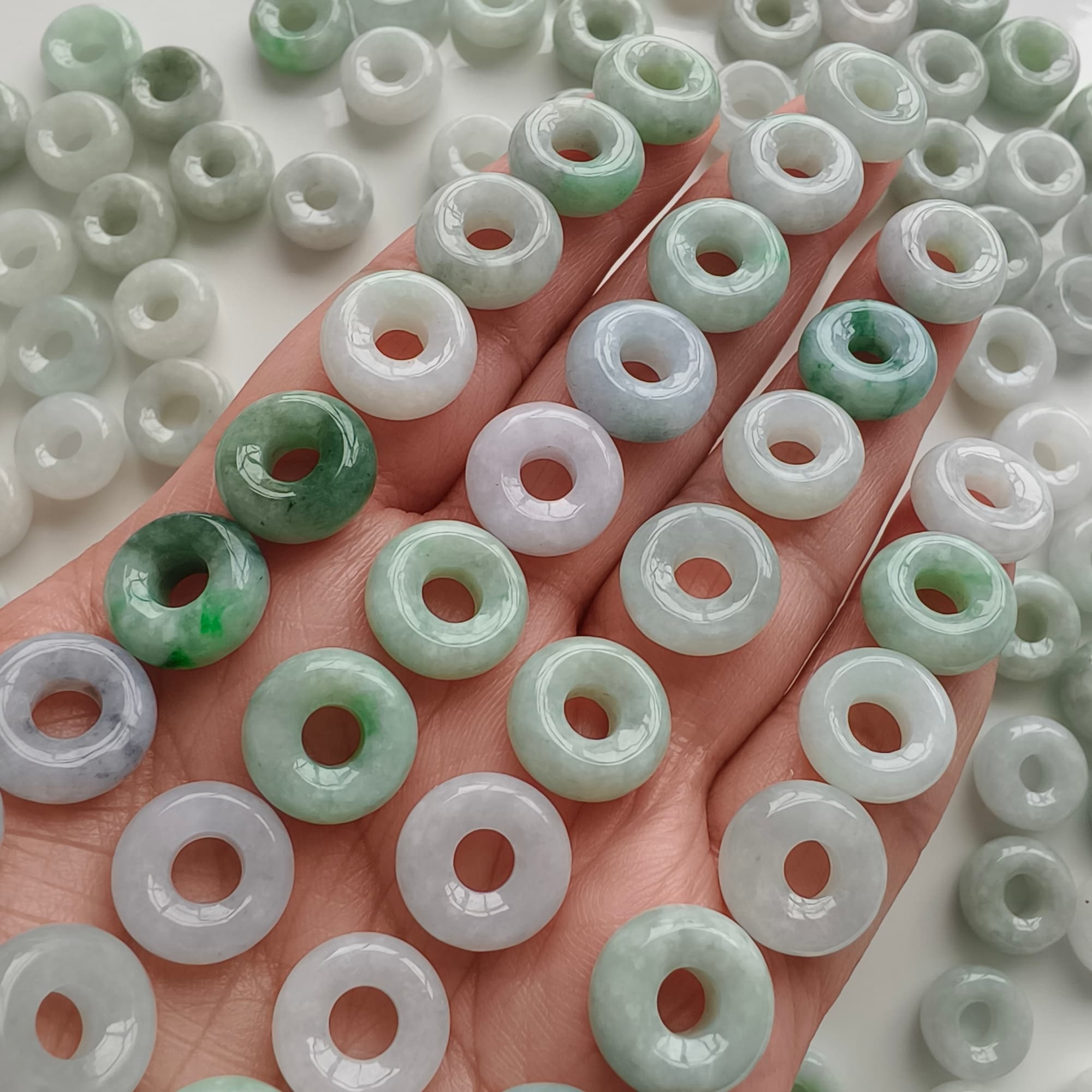 DDP 5pcs 12.5-13.5mm Natural Type A Untreated Black Chicken Species Green White Burmese Jadeite Donut And Ring Beads