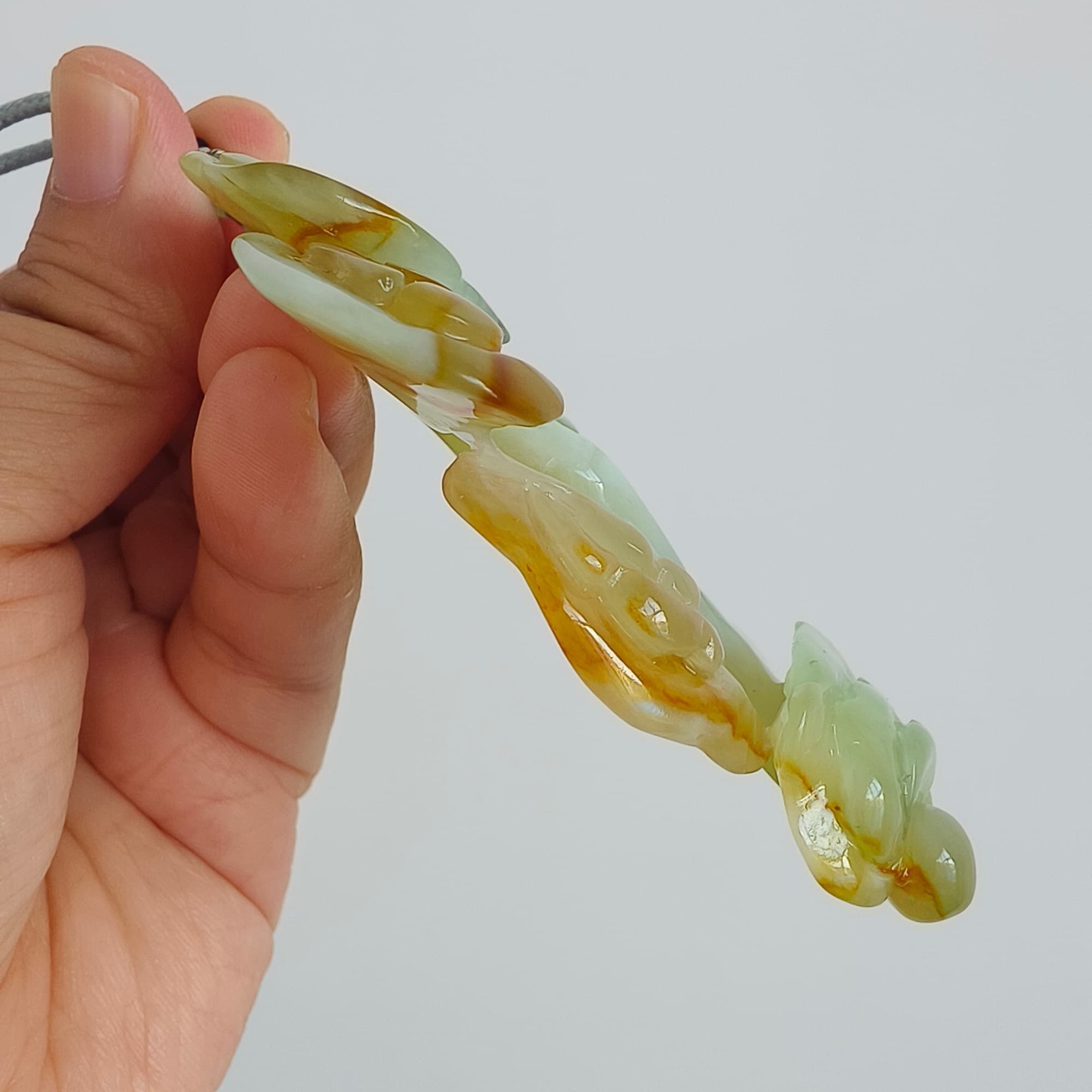 DDP 87.5mm Unique Certificated Untreated Natural Green Yellow Serpentine Jade Ganoderma Lucidum Pendant