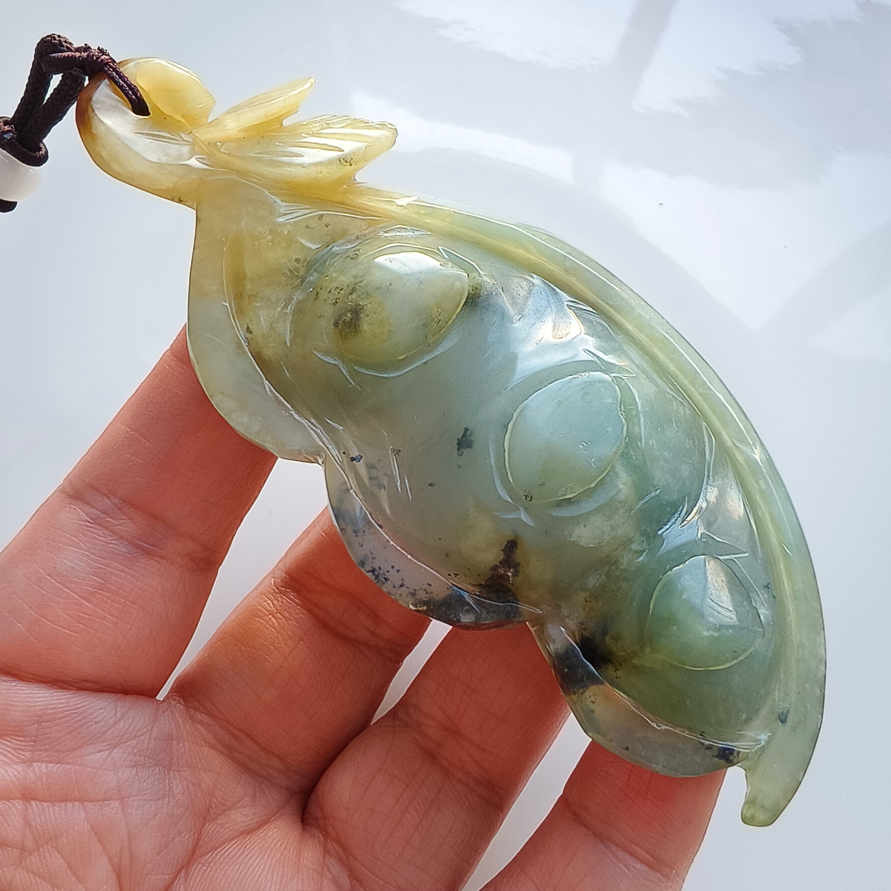DDP 103mm Unique Certificated Untreated Natural Green Yellow Serpentine Jade Pea Pod Pendant