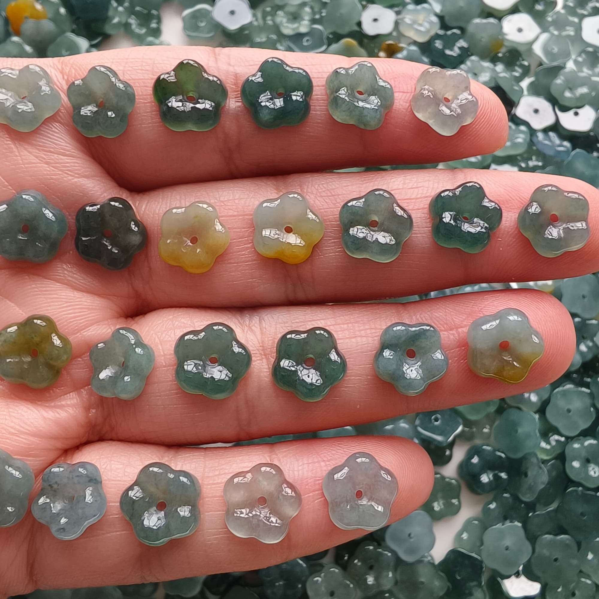 DDP 10pcs 9-10mm Natural Type A Blue Yellow Guatemalan Jadeite Flower Beads