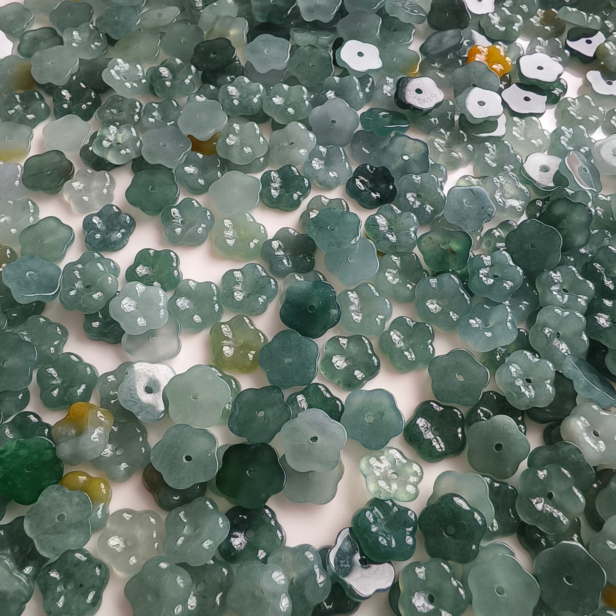 DDP 10pcs 9-10mm Natural Type A Blue Yellow Guatemalan Jadeite Flower Beads