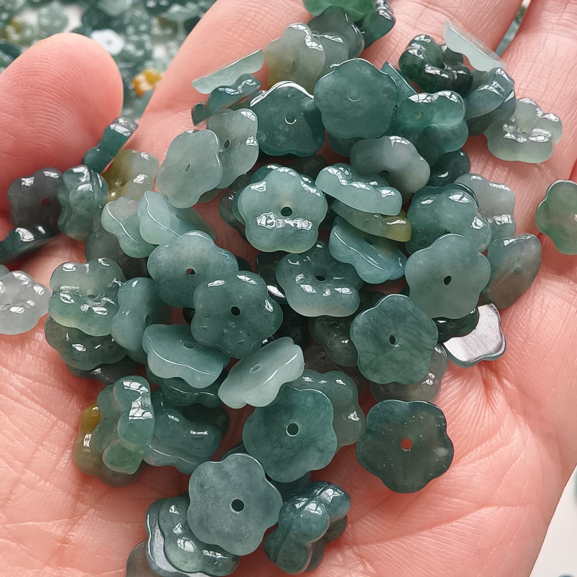 DDP 10pcs 9-10mm Natural Type A Blue Yellow Guatemalan Jadeite Flower Beads