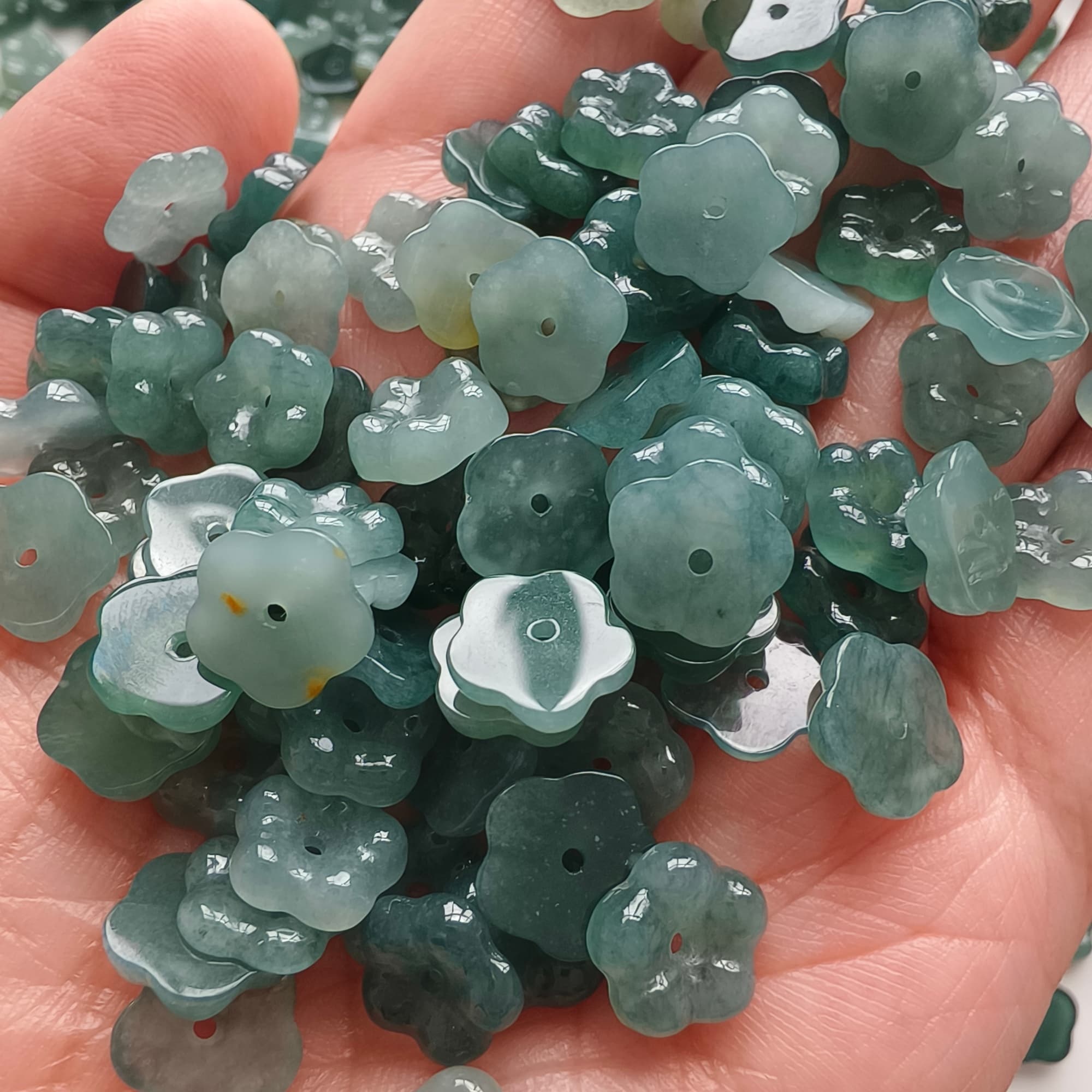 DDP 10pcs 9-10mm Natural Type A Blue Yellow Guatemalan Jadeite Flower Beads