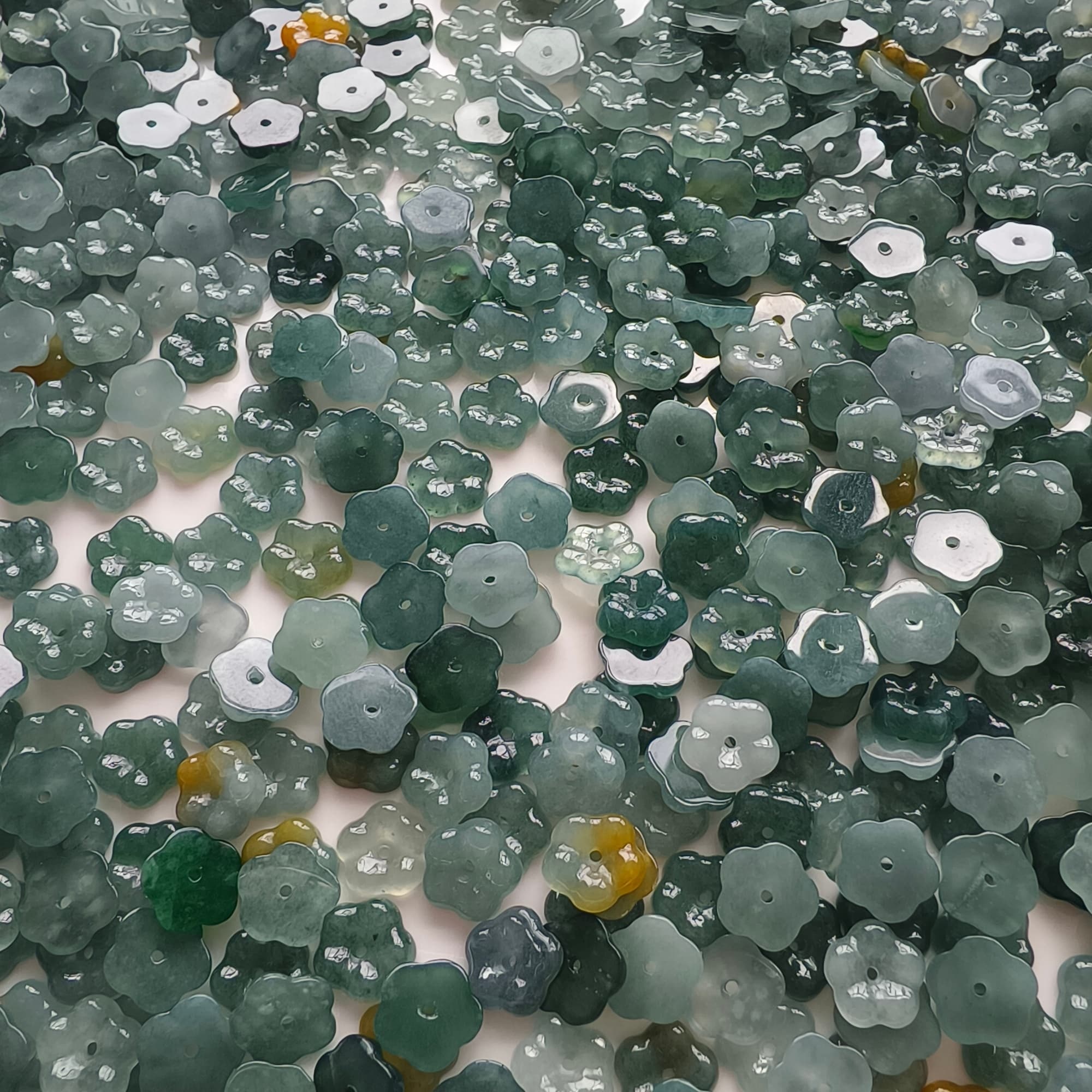 DDP 10pcs 9-10mm Natural Type A Blue Yellow Guatemalan Jadeite Flower Beads