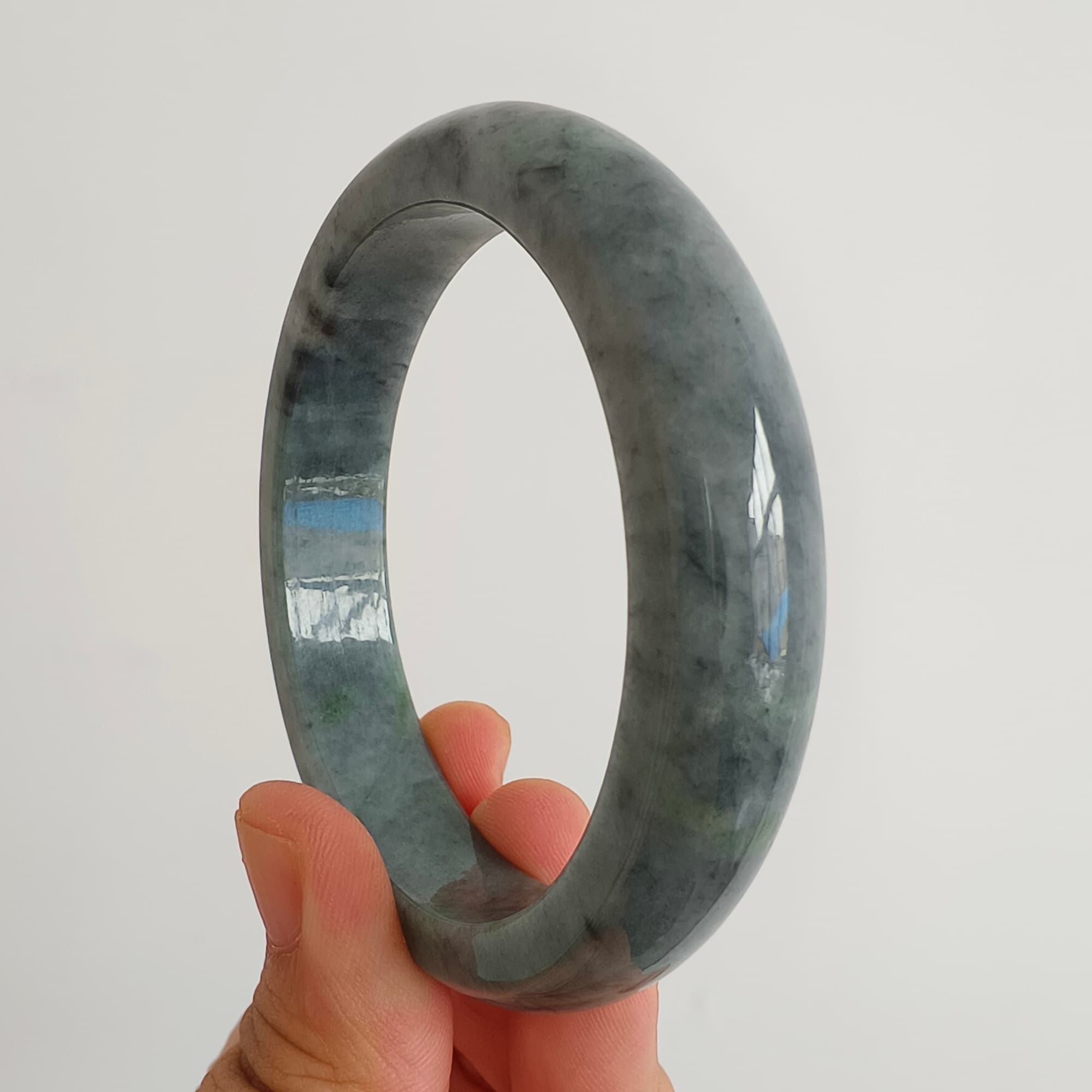 DDP 57.5mm Natural Type A Black Chicken Species Burmese Jadeite Round Band Bangle