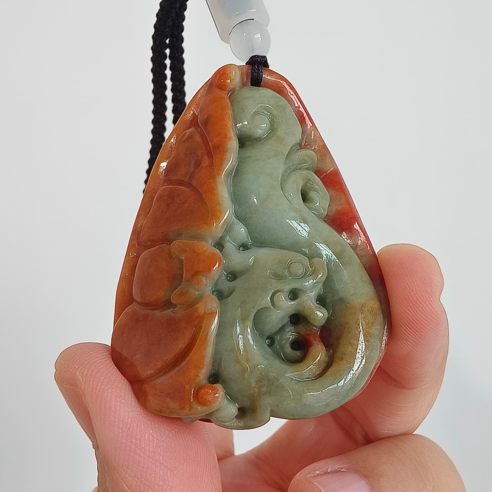DDP 50mm Natural Certificated Red Green Burmese Jadeite Irregular Pendant With Dragon And Gecko Carved