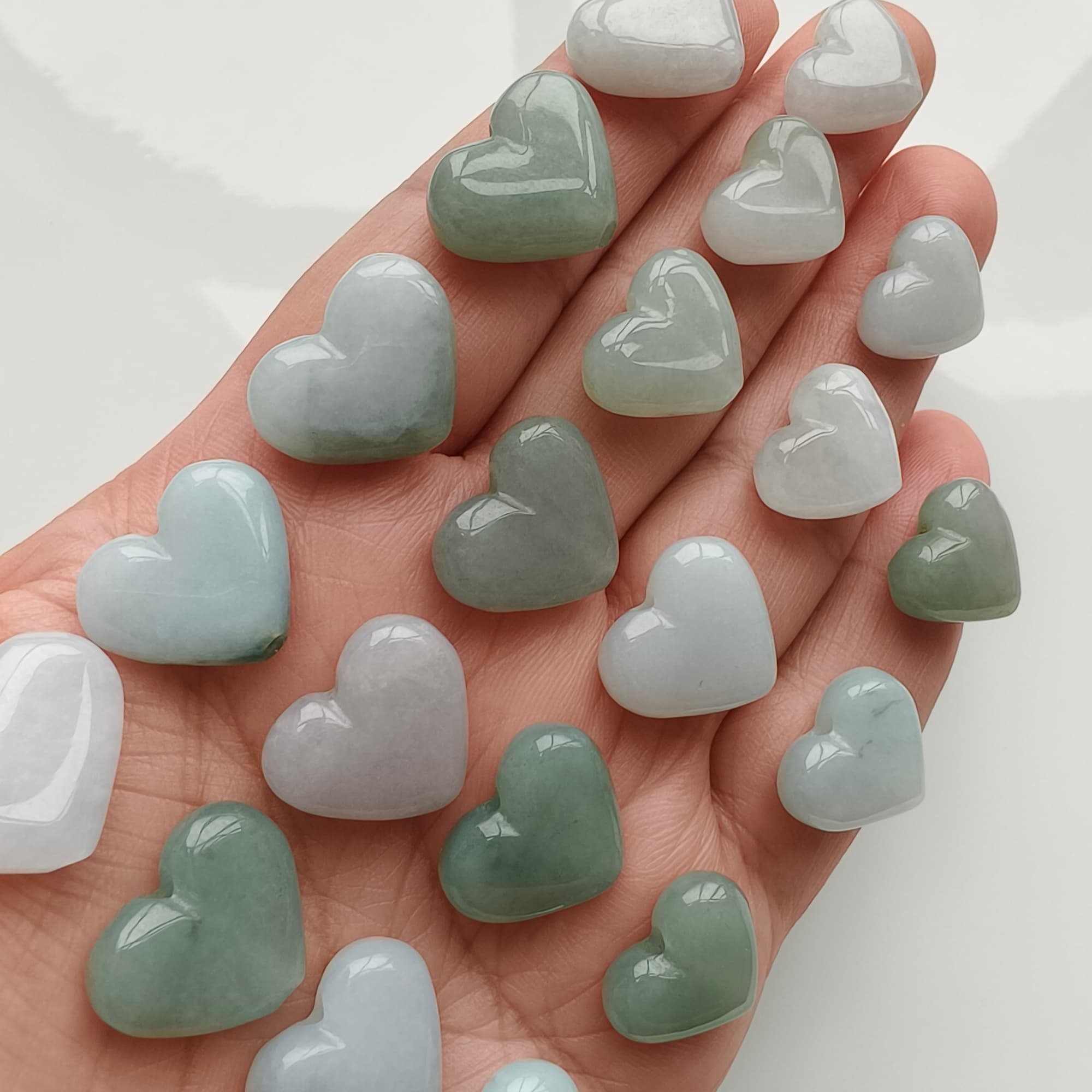 DDP 5pcs 16-20mm Natural Certificated Type A Untreated White Green Burmese Jadeite Heart Go Through Hole Beads