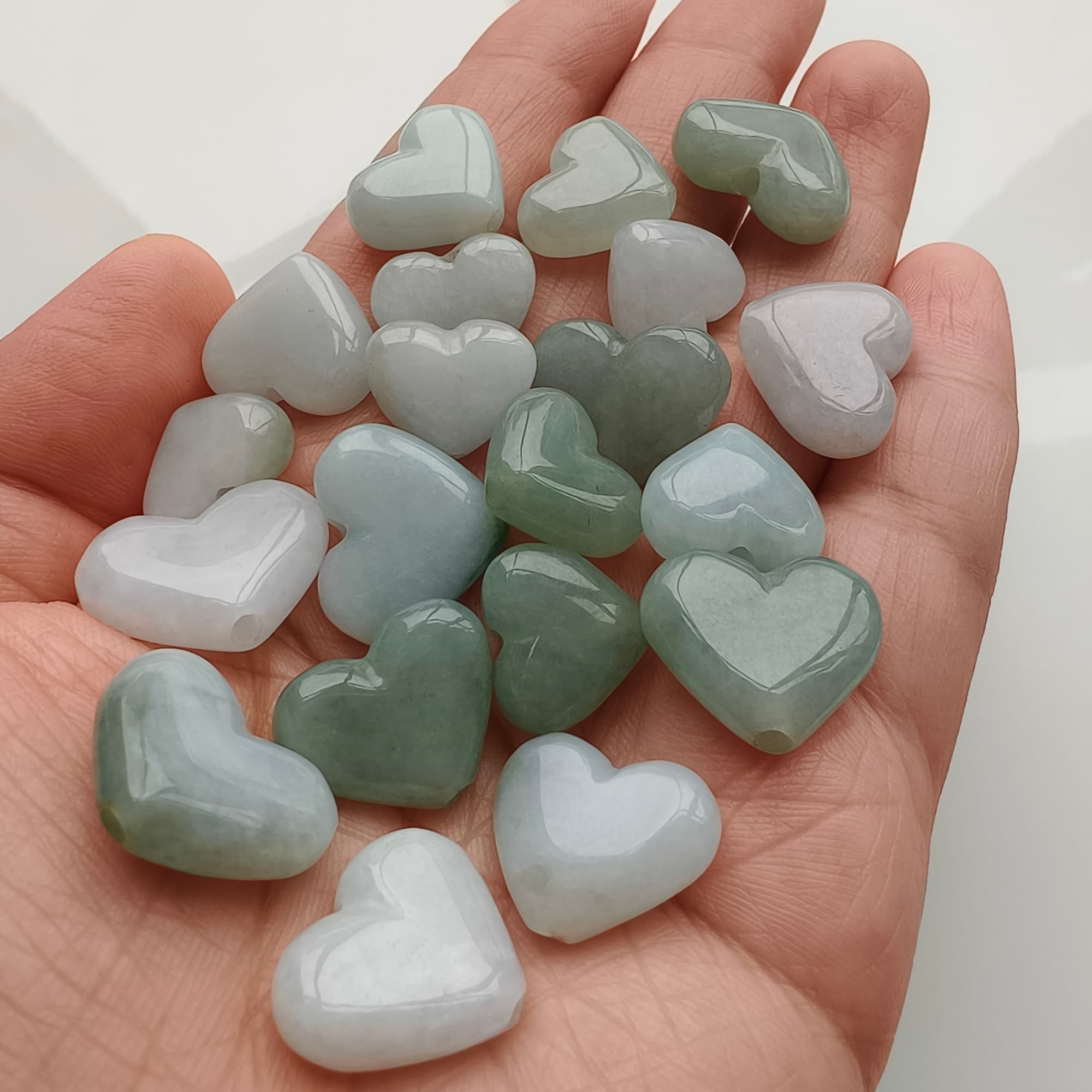 DDP 5pcs 16-20mm Natural Certificated Type A Untreated White Green Burmese Jadeite Heart Go Through Hole Beads