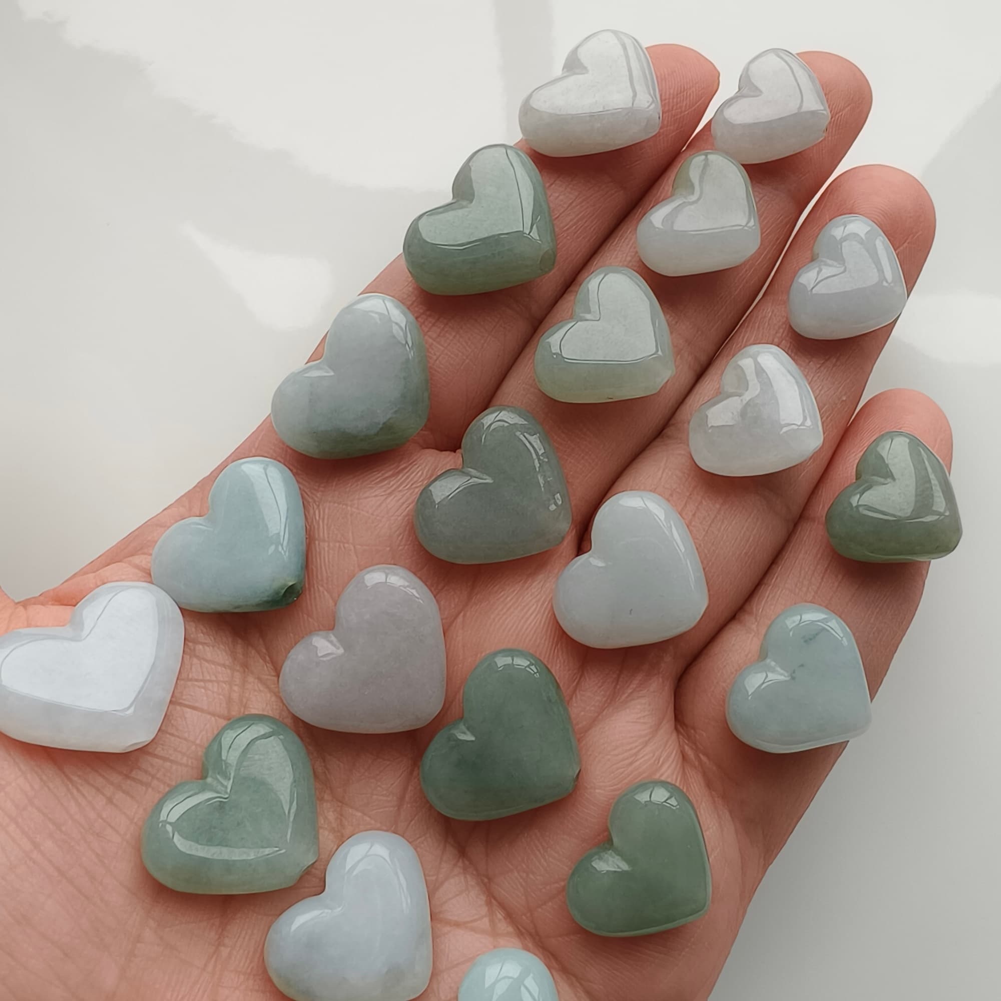 DDP 5pcs 16-20mm Natural Certificated Type A Untreated White Green Burmese Jadeite Heart Go Through Hole Beads