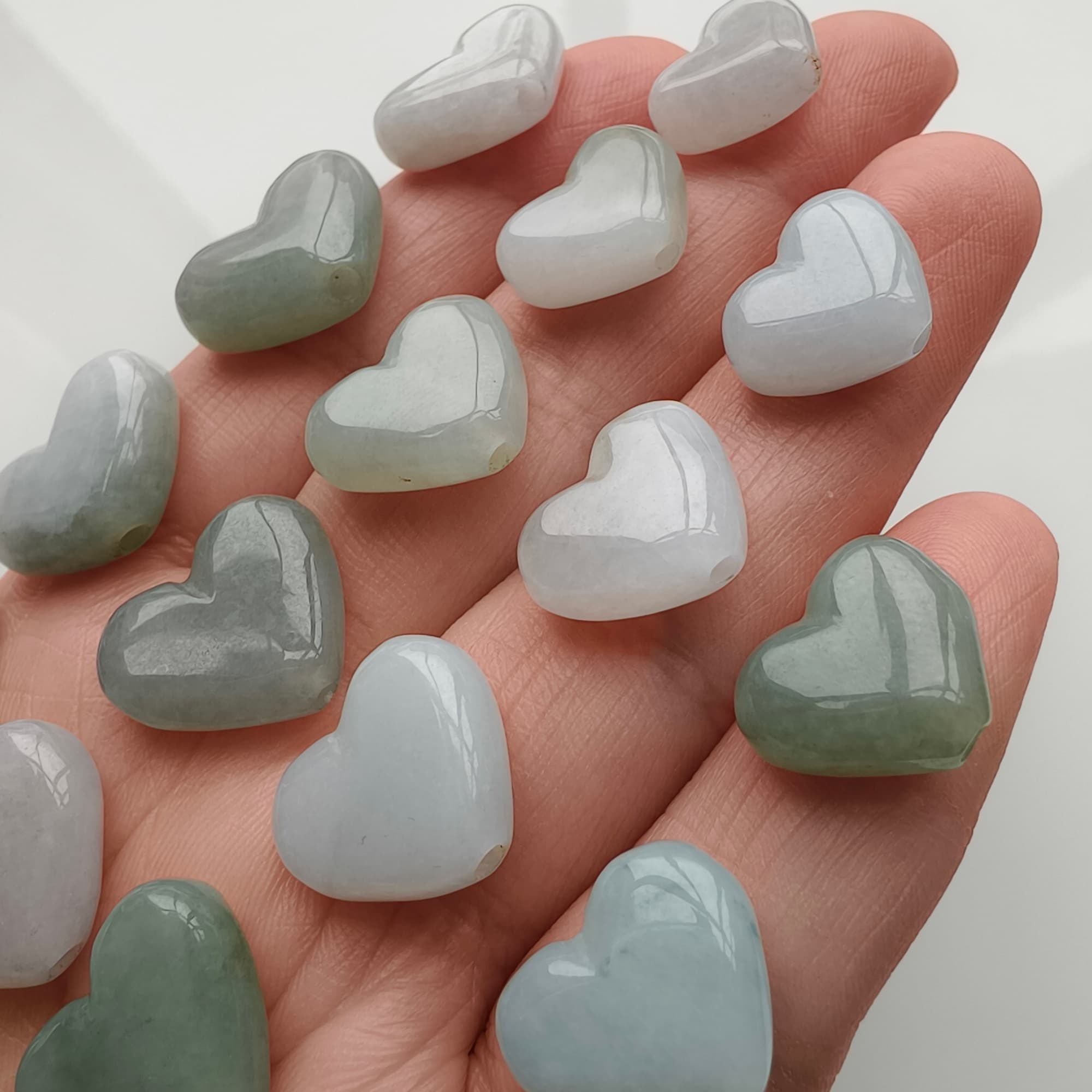 DDP 5pcs 16-20mm Natural Certificated Type A Untreated White Green Burmese Jadeite Heart Go Through Hole Beads