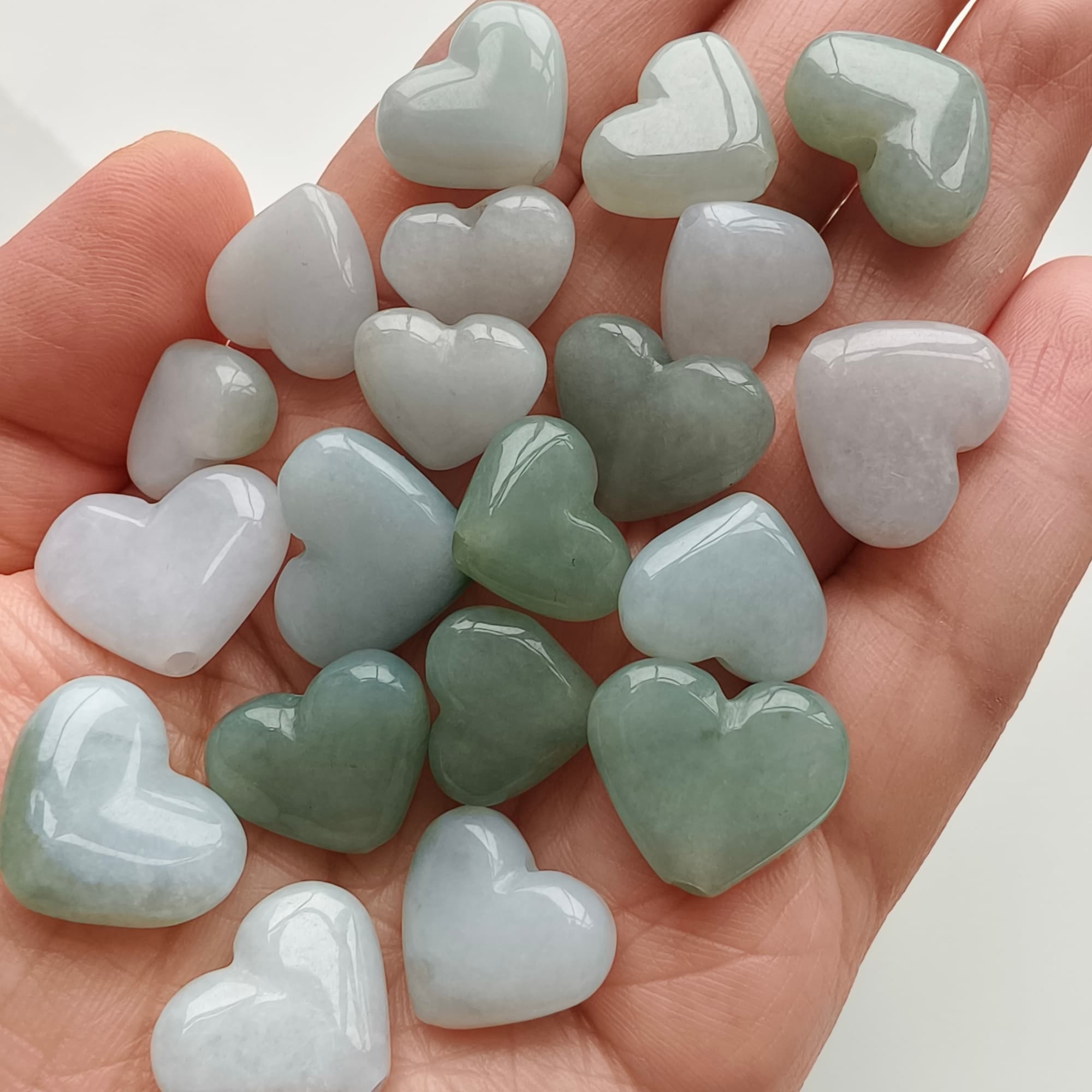 DDP 5pcs 16-20mm Natural Certificated Type A Untreated White Green Burmese Jadeite Heart Go Through Hole Beads