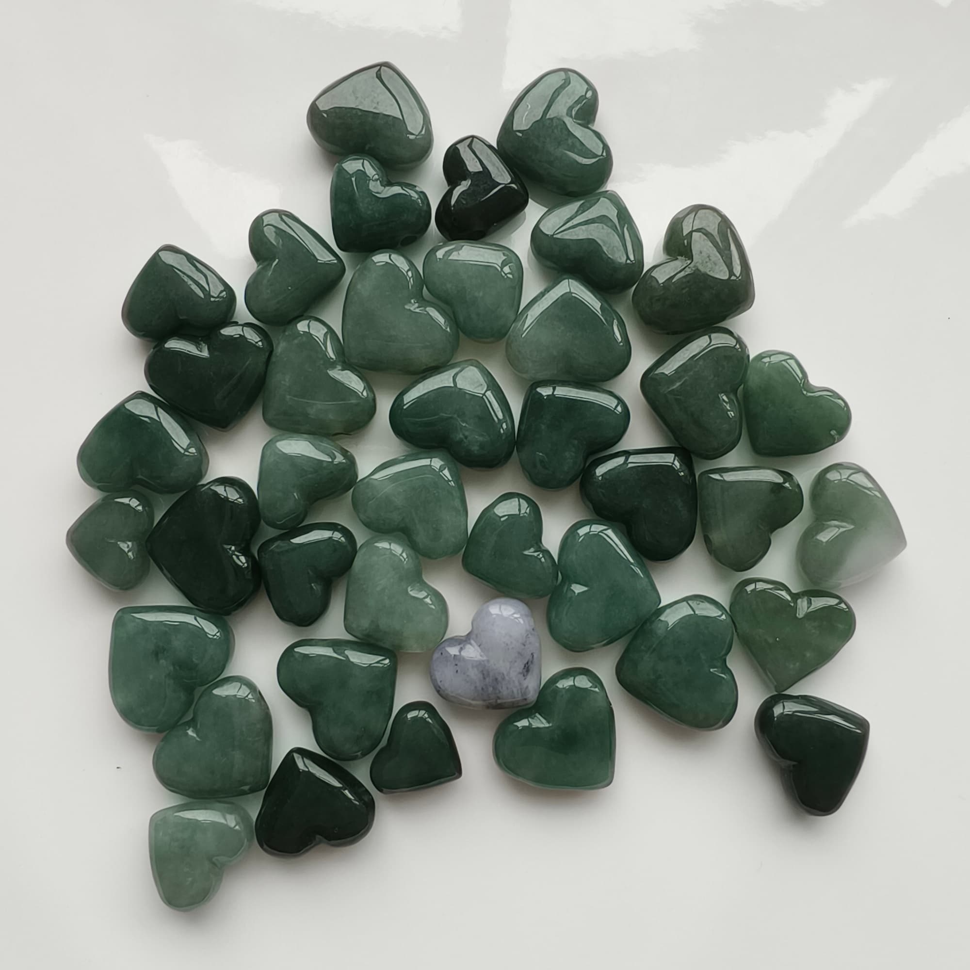DDP 5pcs 13-17.5mm Natural Certificated Type A Untreated Oil Green Burmese Jadeite Heart Side Drilled Hole Beads