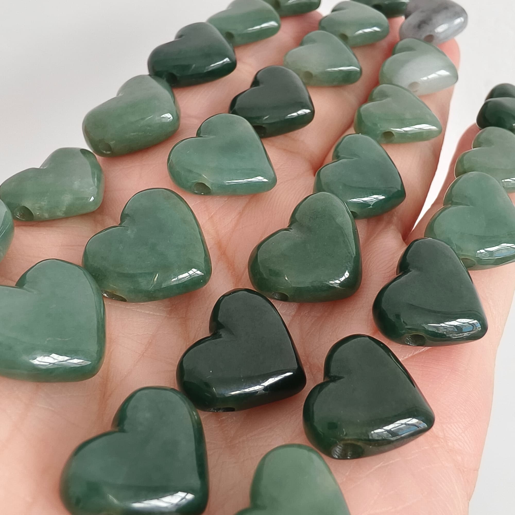 DDP 5pcs 13-17.5mm Natural Certificated Type A Untreated Oil Green Burmese Jadeite Heart Side Drilled Hole Beads