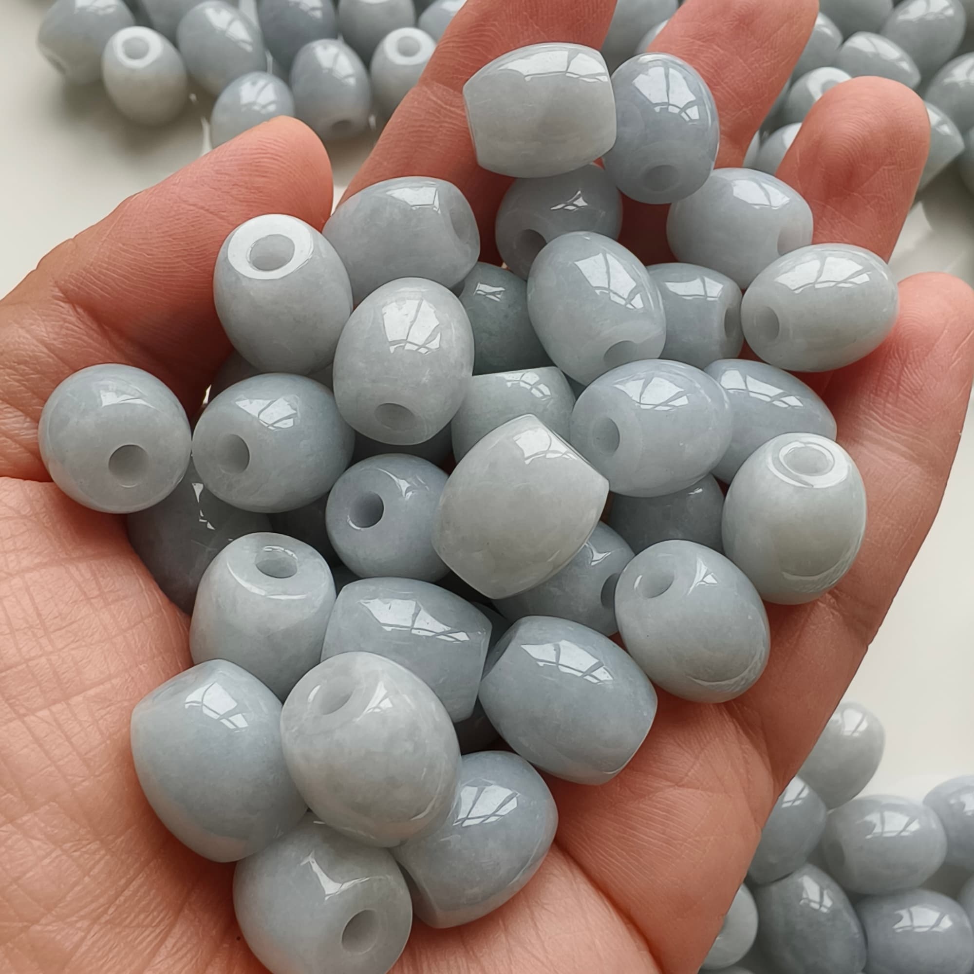 DDP 5pcs 12.5-13.5mm Natural Certificated Type A Untreated Light Green Burmese Jadeite Oval Barrel Beads