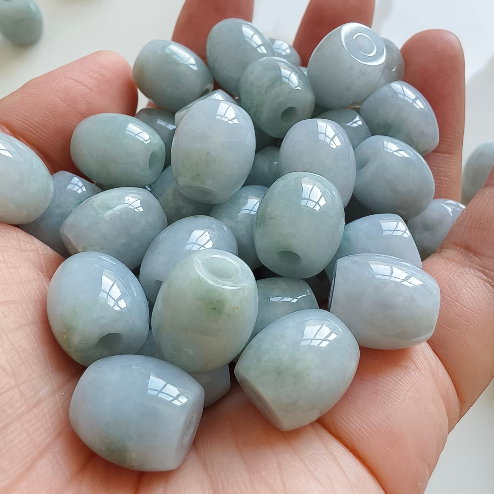 DDP 5pcs 12.5-13.5mm Natural Certificated Type A Untreated Light Green Burmese Jadeite Oval Barrel Beads