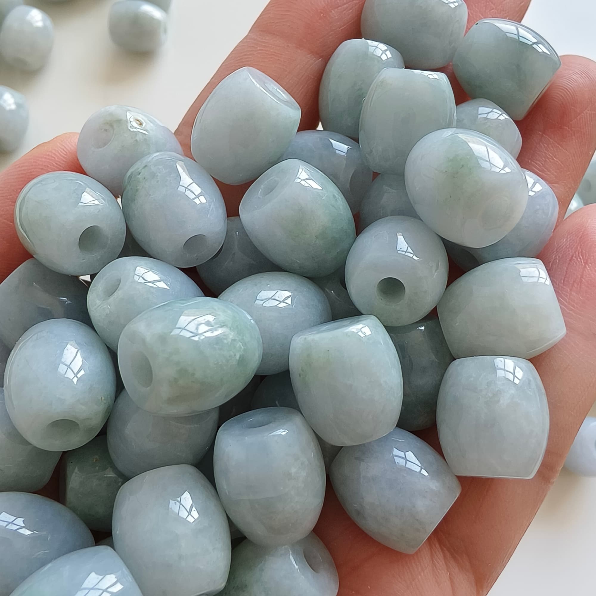 DDP 5pcs 12.5-13.5mm Natural Certificated Type A Untreated Light Green Burmese Jadeite Oval Barrel Beads