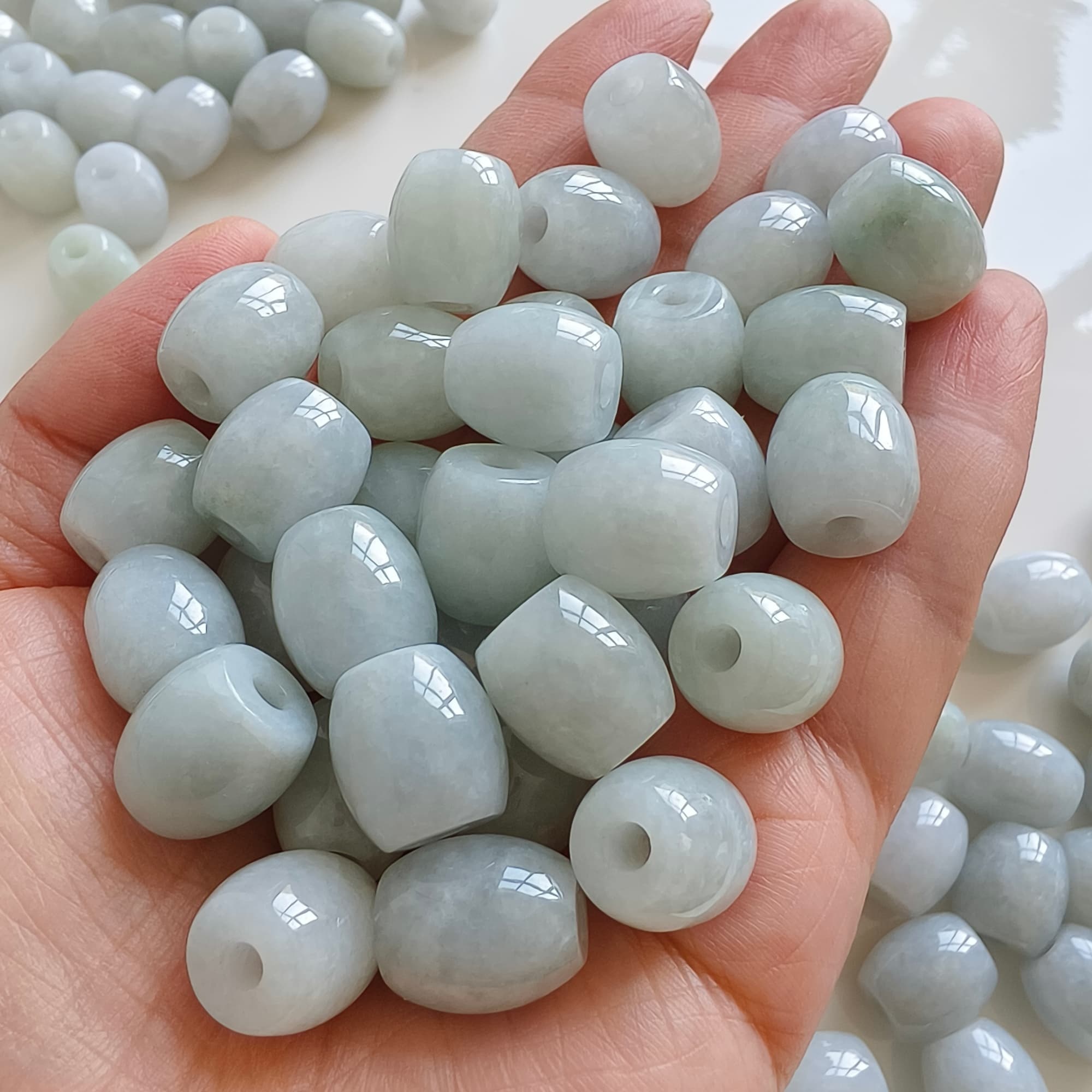DDP 5pcs 12.5-13.5mm Natural Certificated Type A Untreated Light Green Burmese Jadeite Oval Barrel Beads