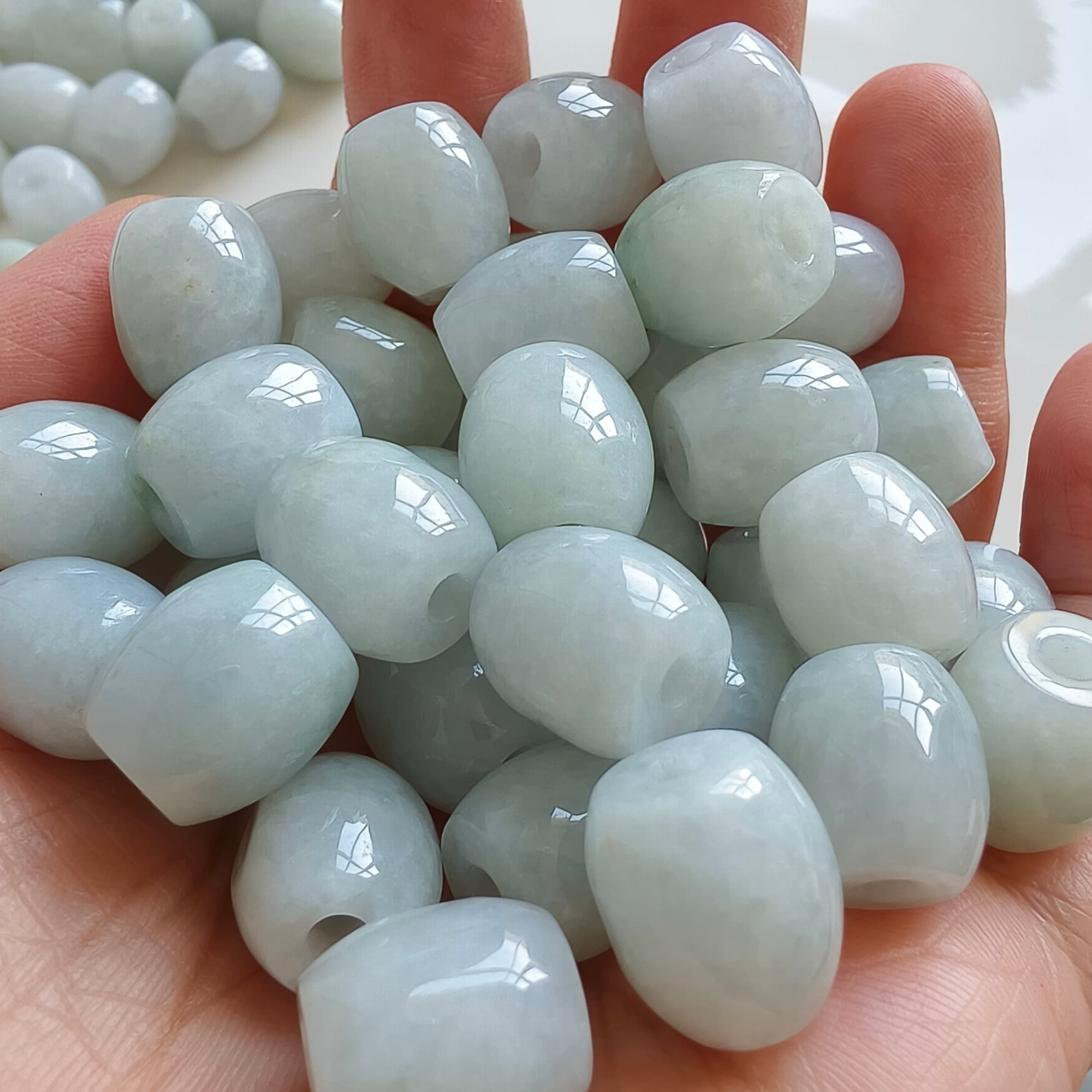 DDP 5pcs 12.5-13.5mm Natural Certificated Type A Untreated Light Green Burmese Jadeite Oval Barrel Beads