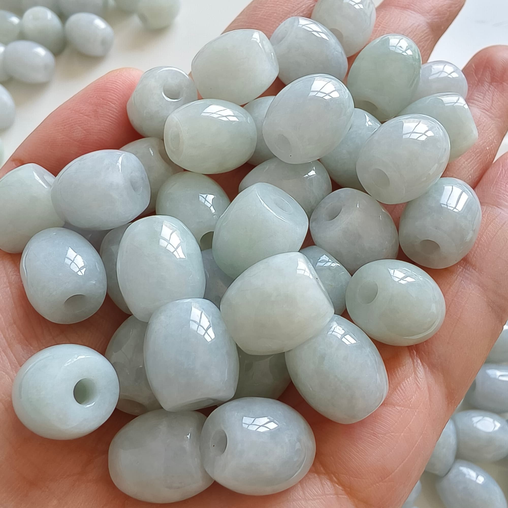 DDP 5pcs 12.5-13.5mm Natural Certificated Type A Untreated Light Green Burmese Jadeite Oval Barrel Beads